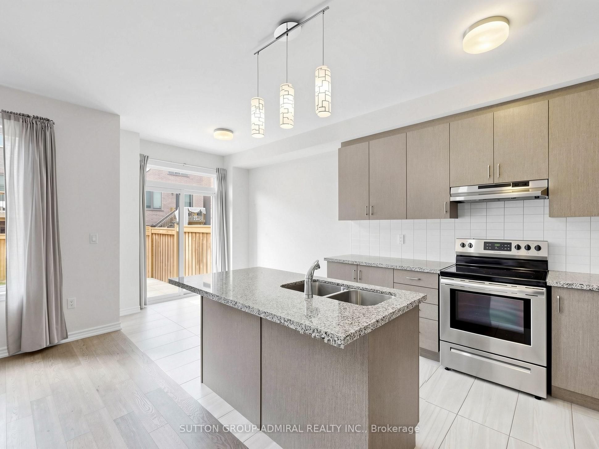 1475 Blackmore Street Property Photo 15