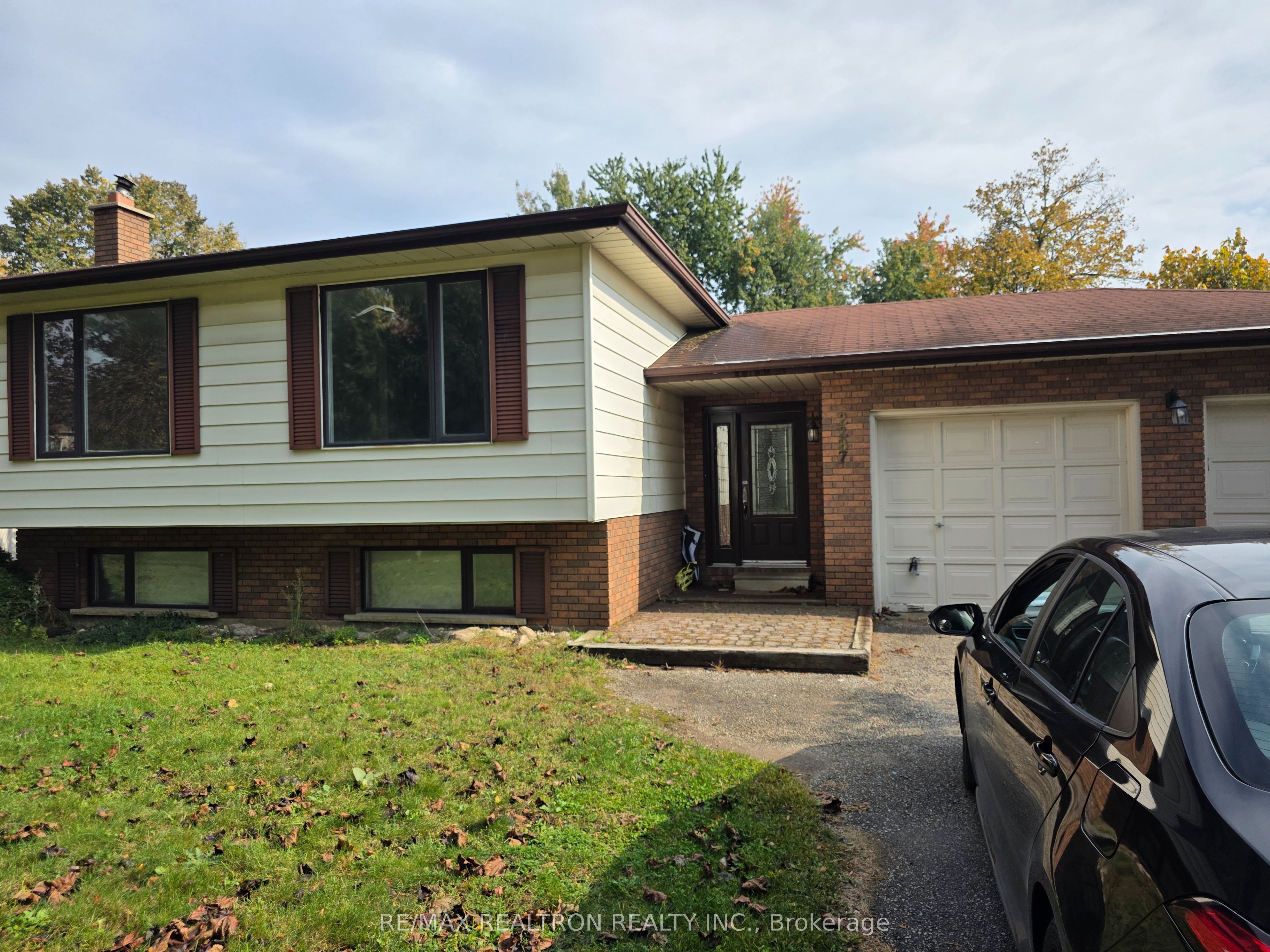 2287 Sandy Trail Property Photo 2
