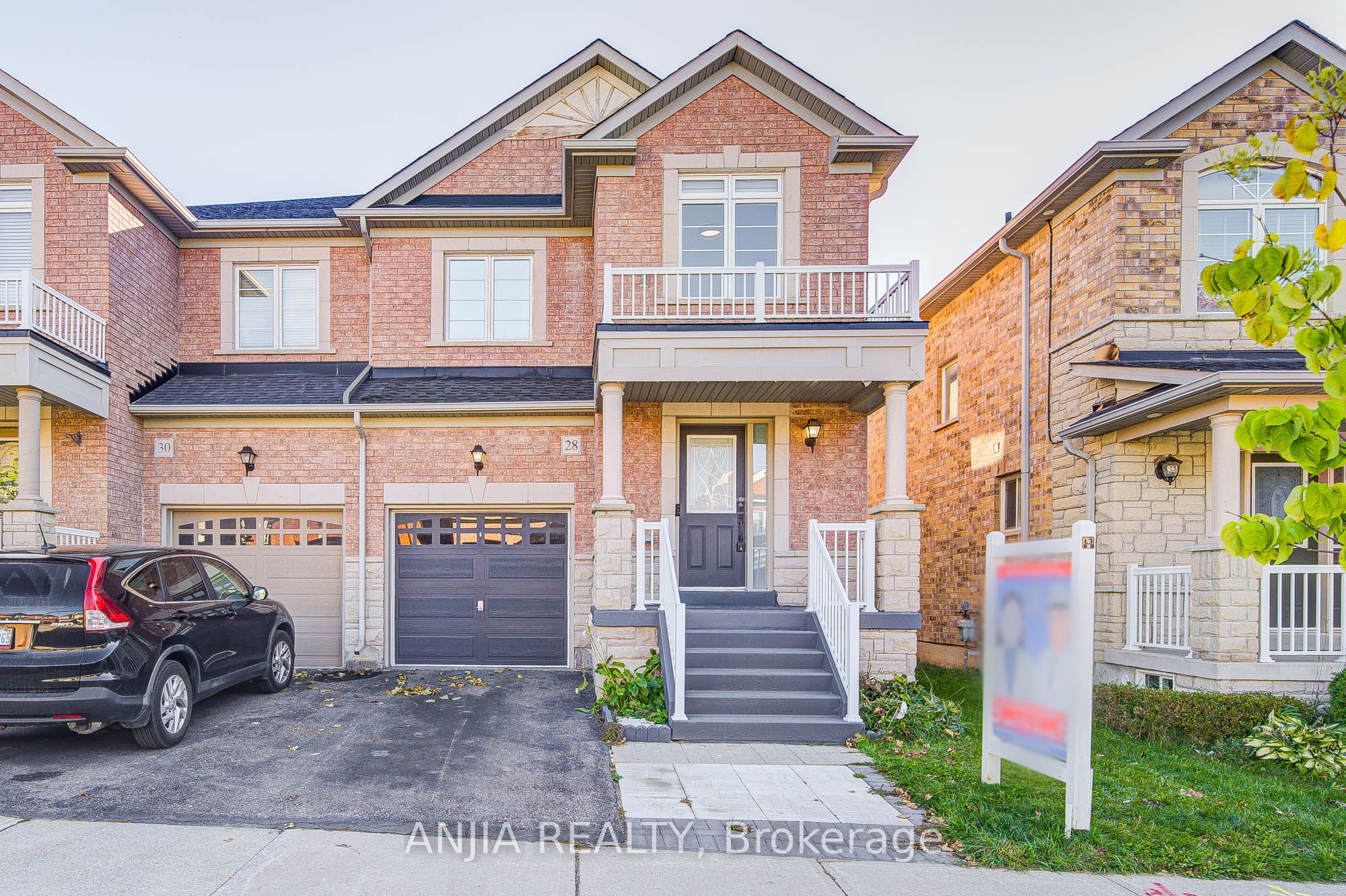 28 Grandwood Avenue Property Photo 1