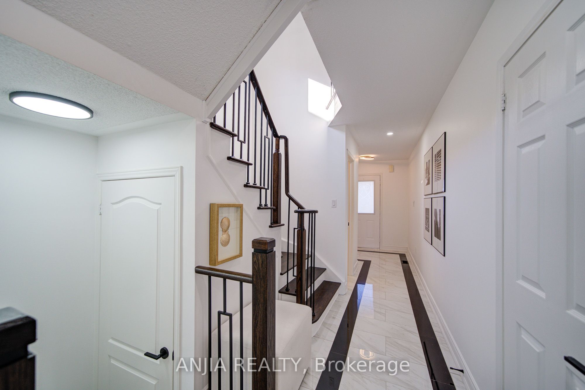 28 Grandwood Avenue Property Photo 5