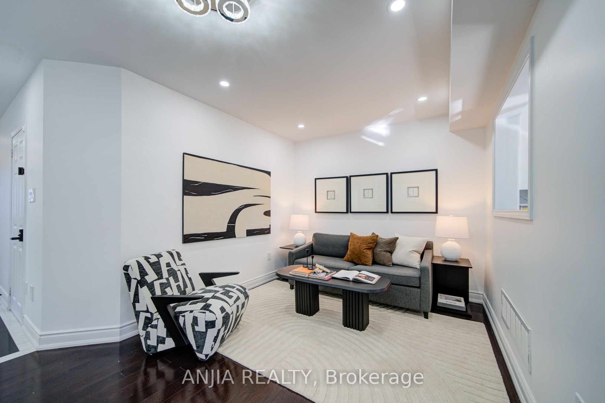 28 Grandwood Avenue Property Photo 9