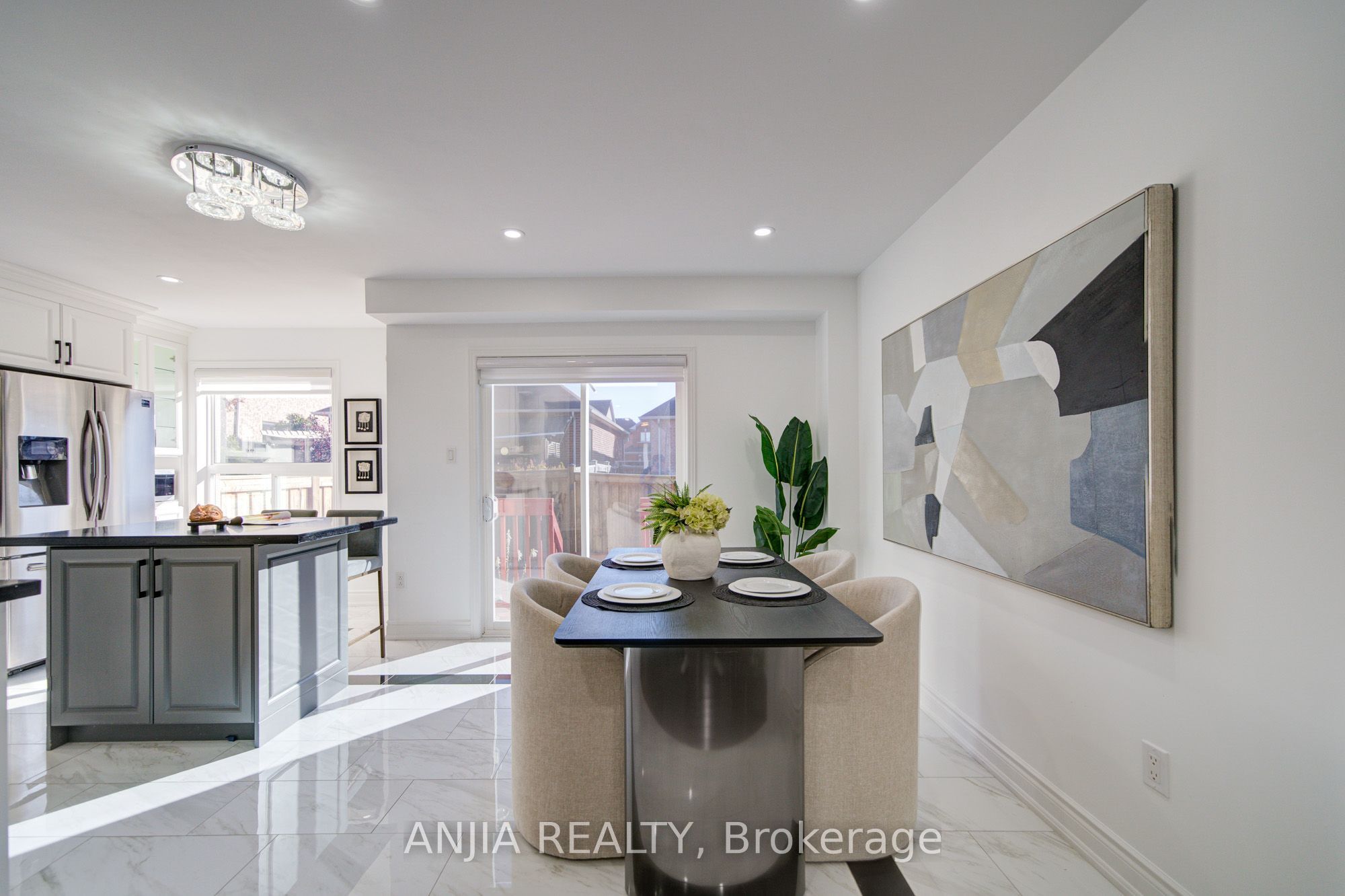 28 Grandwood Avenue Property Photo 12