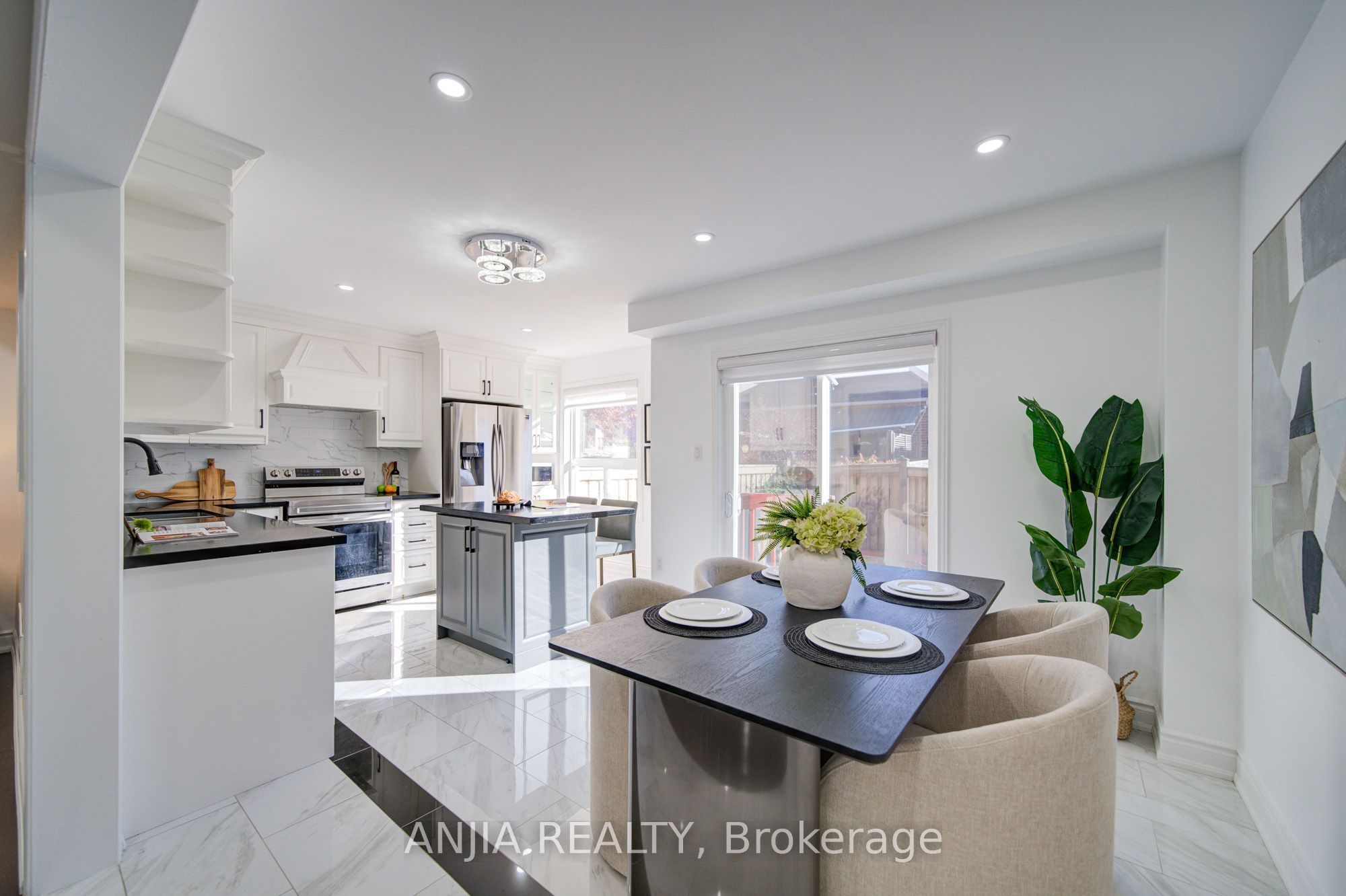28 Grandwood Avenue Property Photo 13