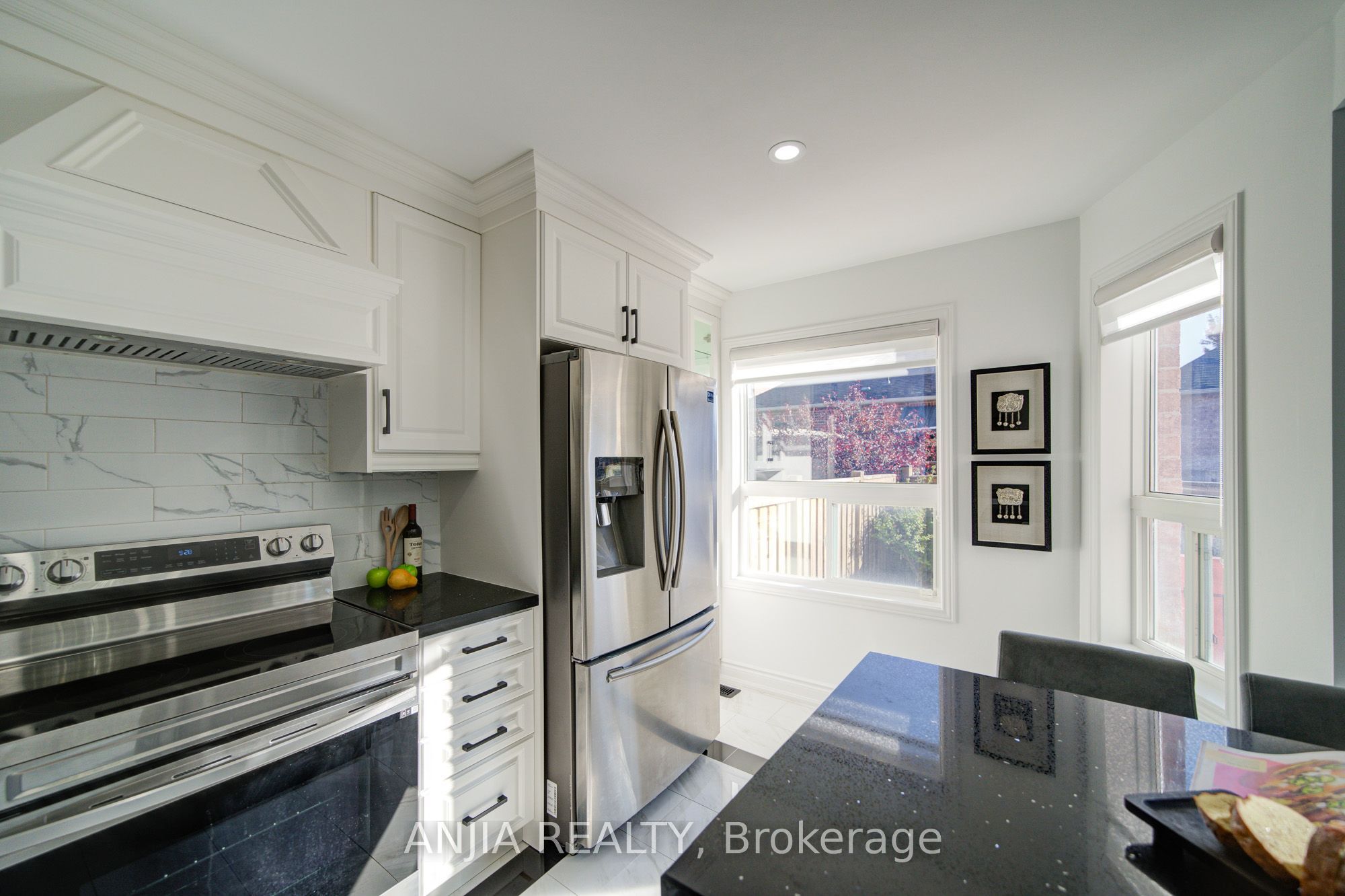 28 Grandwood Avenue Property Photo 18
