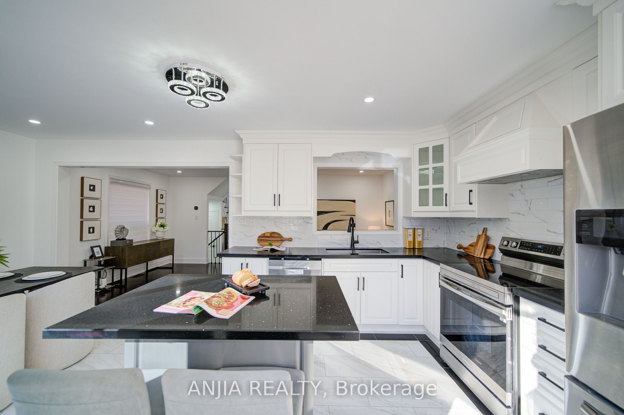 28 Grandwood Avenue Property Photo 19