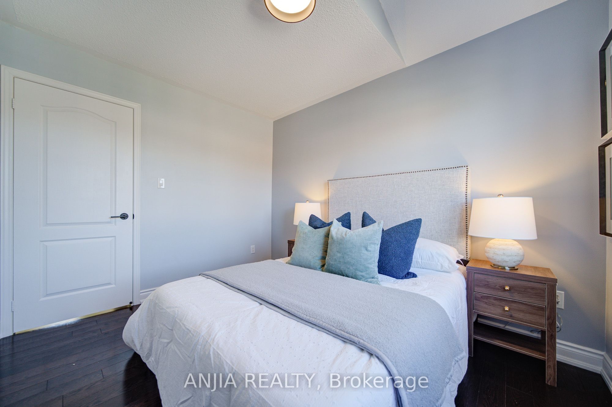 28 Grandwood Avenue Property Photo 25