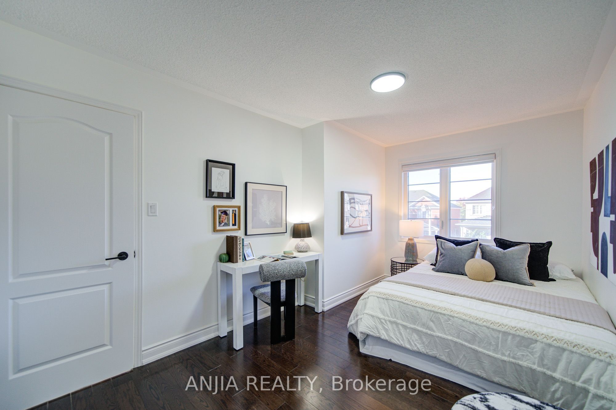 28 Grandwood Avenue Property Photo 27