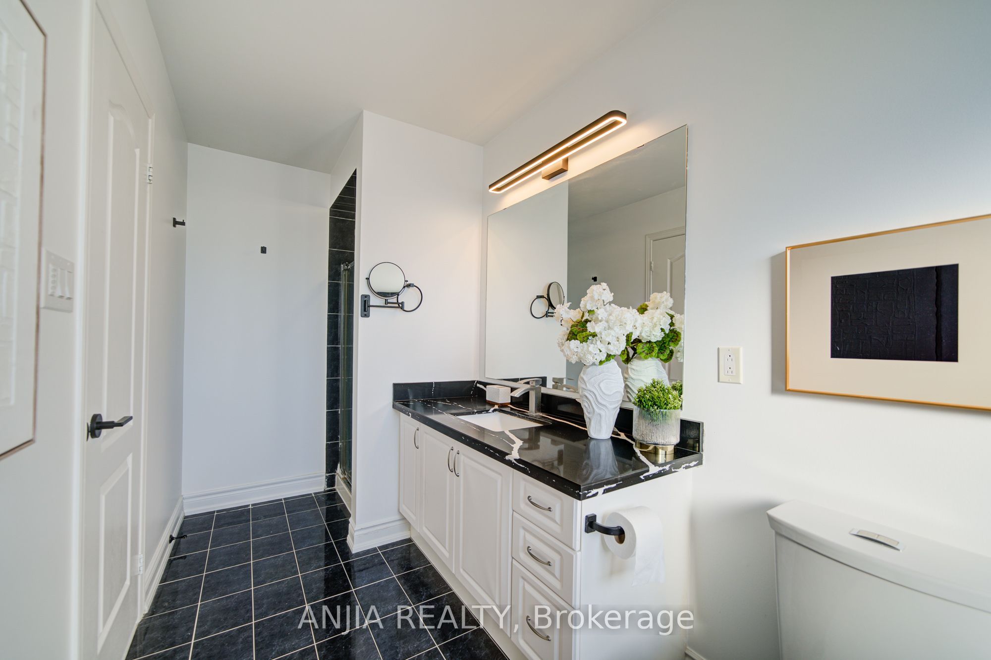 28 Grandwood Avenue Property Photo 33