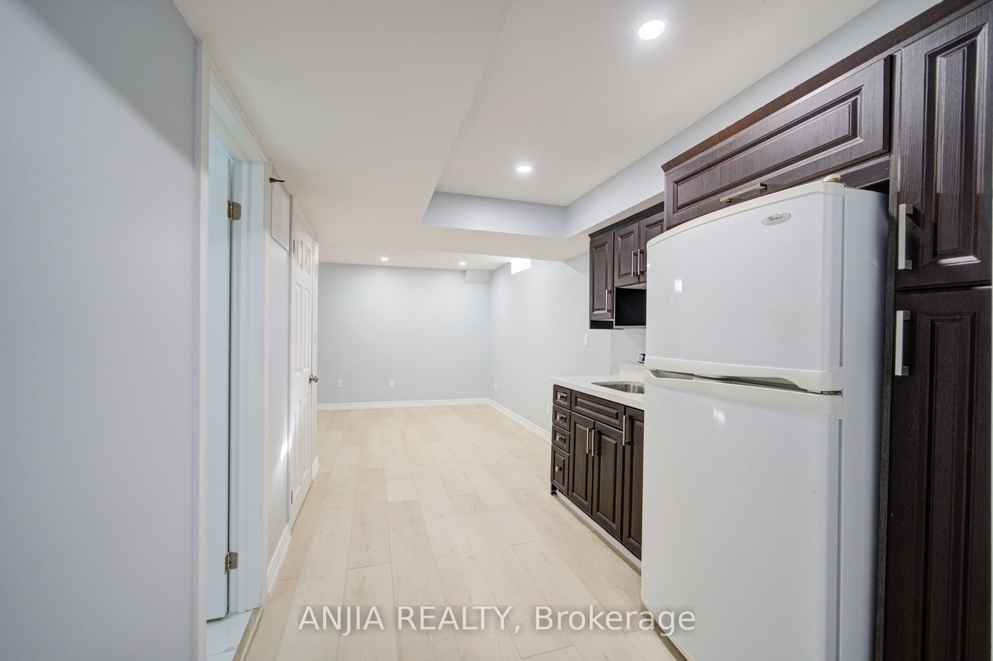 28 Grandwood Avenue Property Photo 35