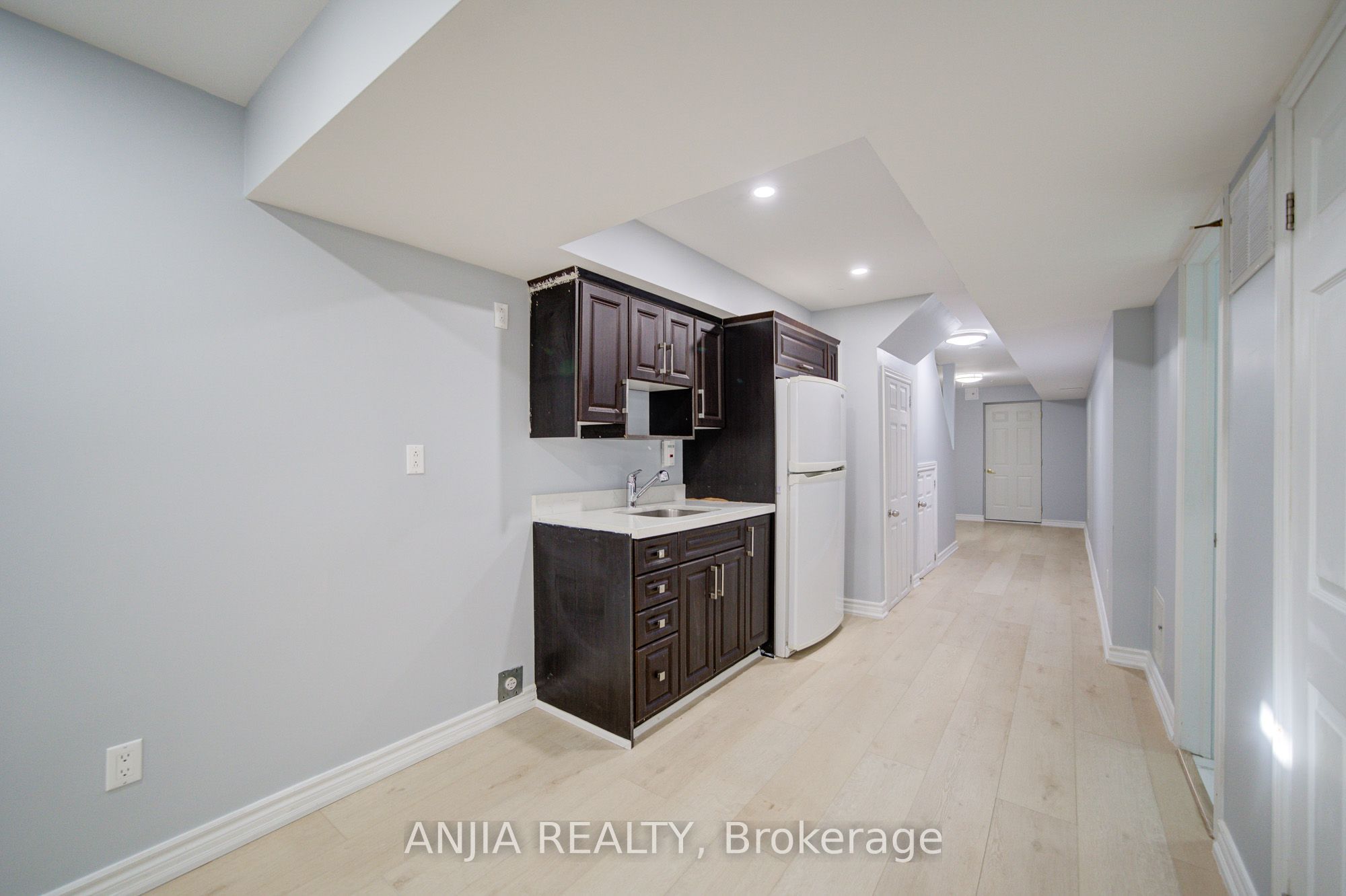 28 Grandwood Avenue Property Photo 36