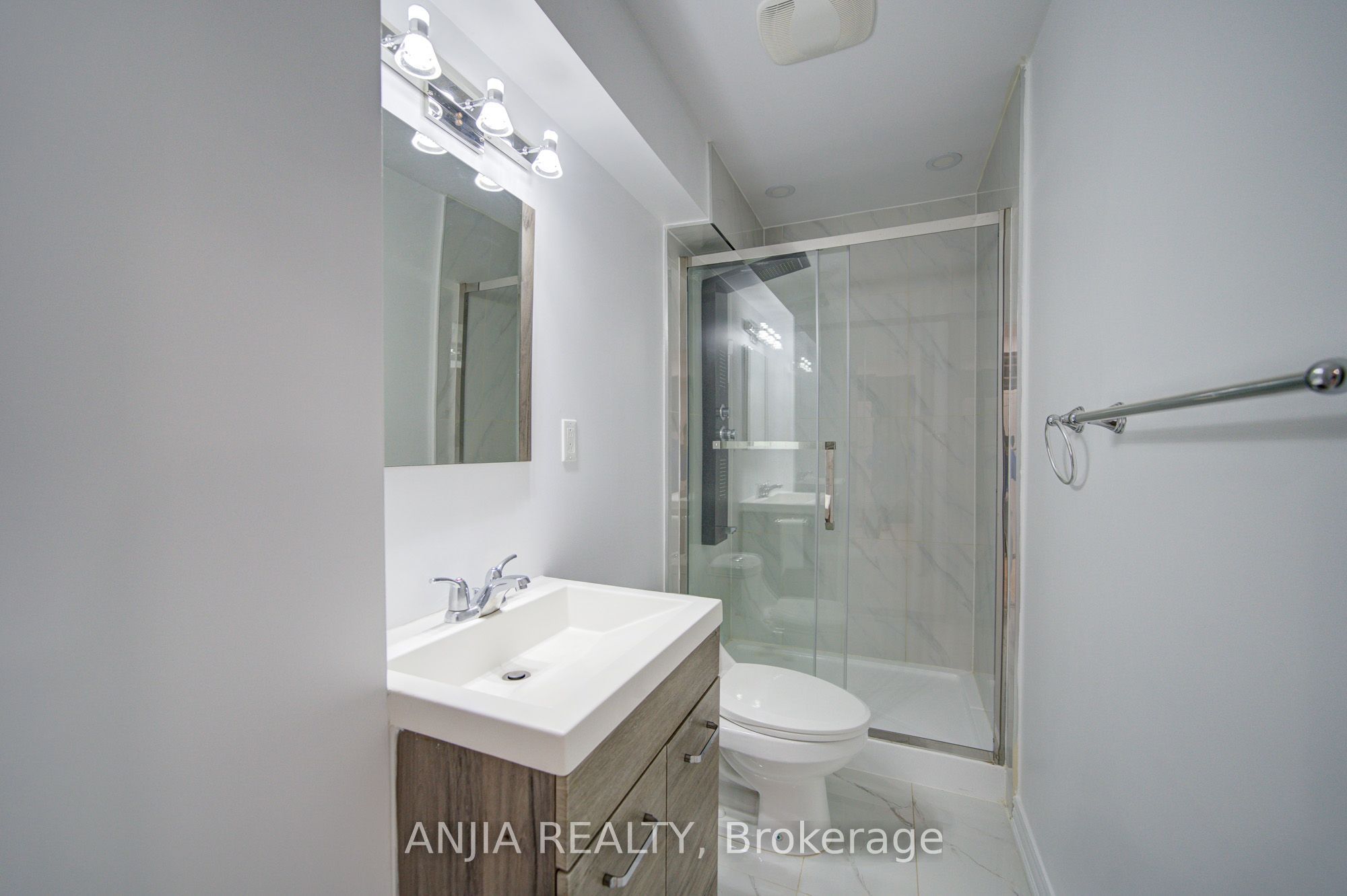 28 Grandwood Avenue Property Photo 37