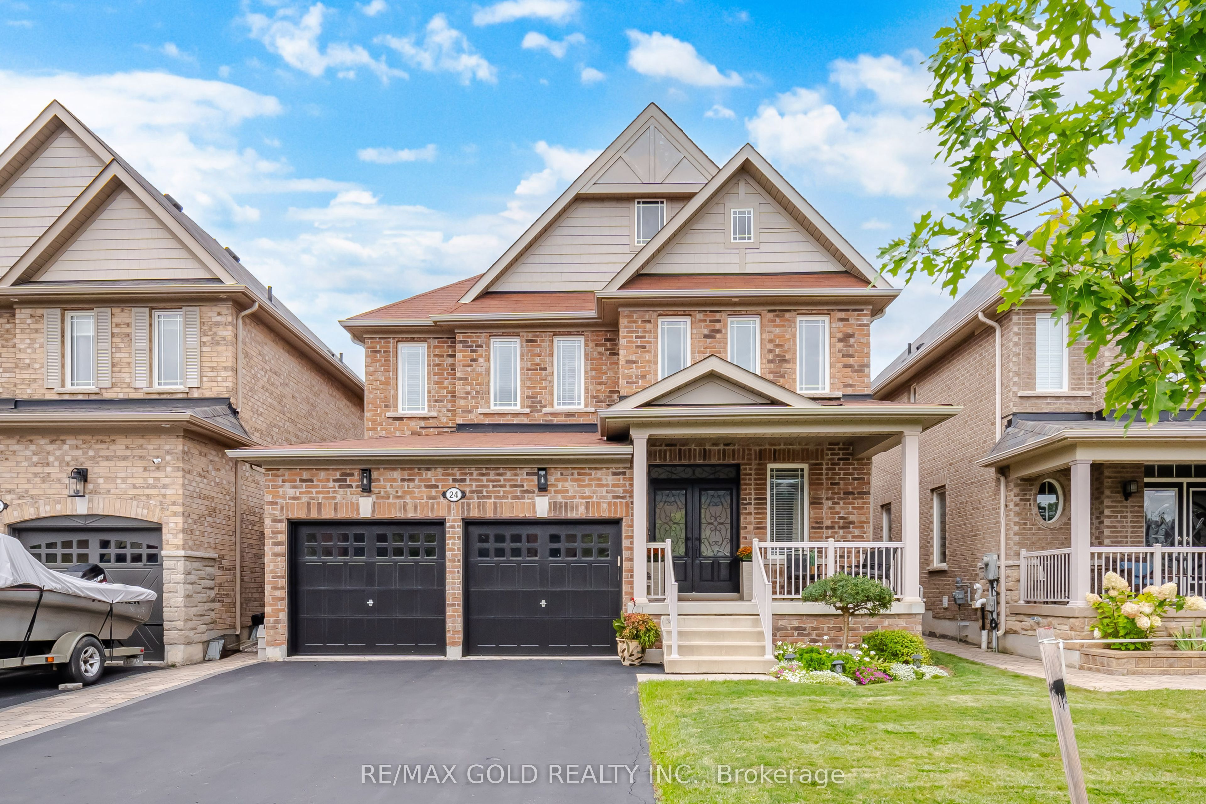 24 Gunning Crescent E Property Photo 1