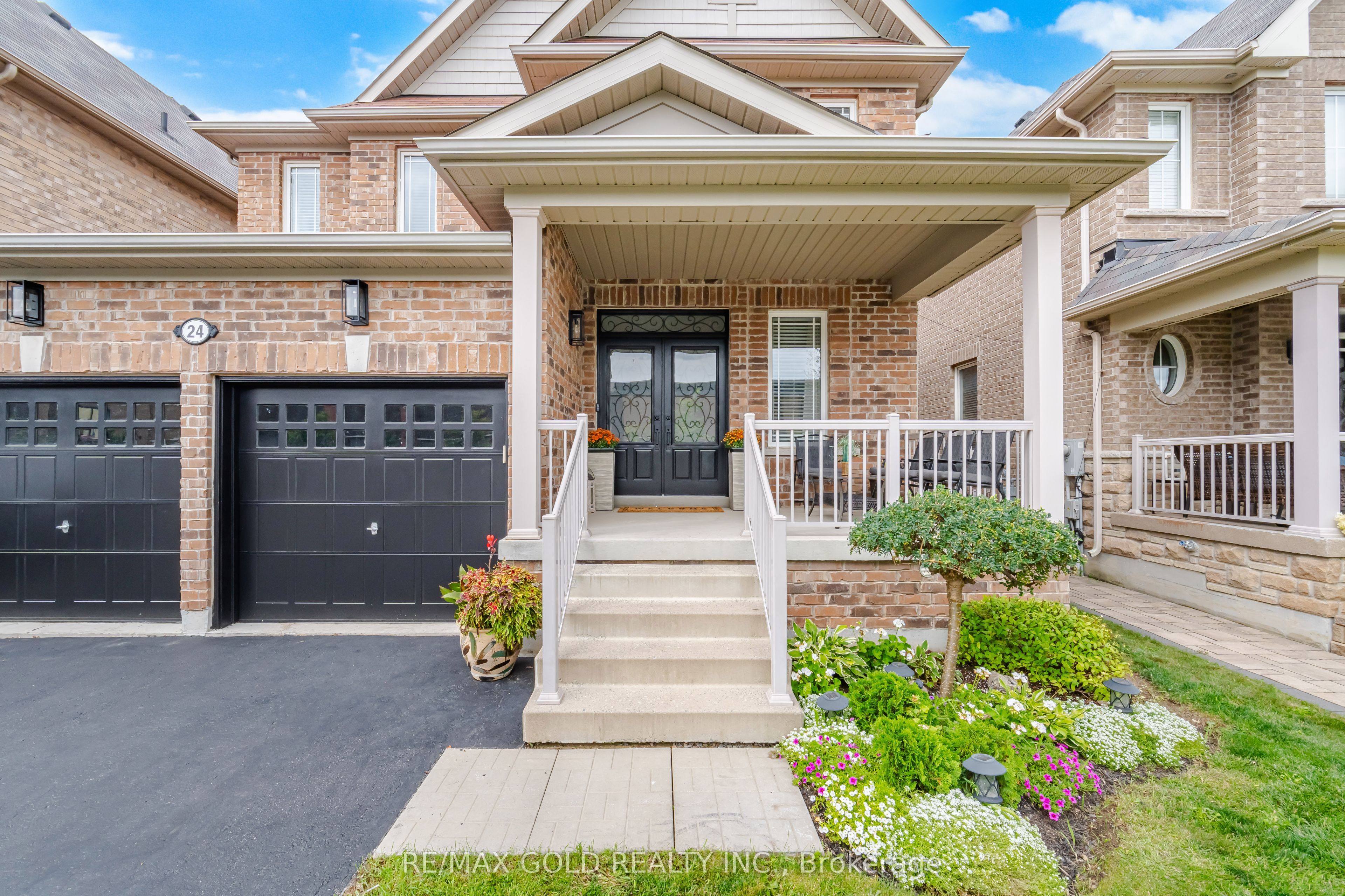 24 Gunning Crescent E Property Photo 3
