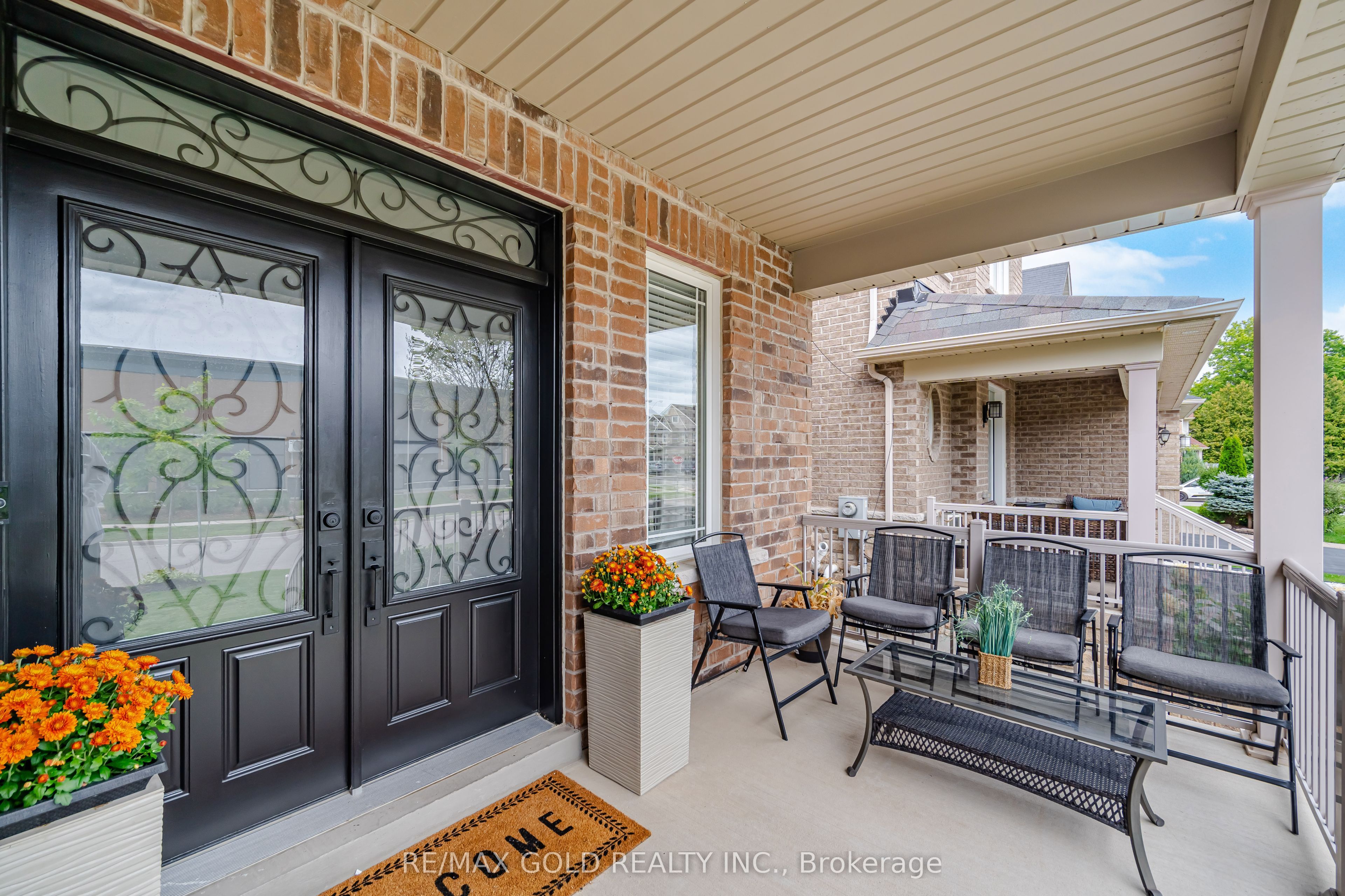 24 Gunning Crescent E Property Photo 6