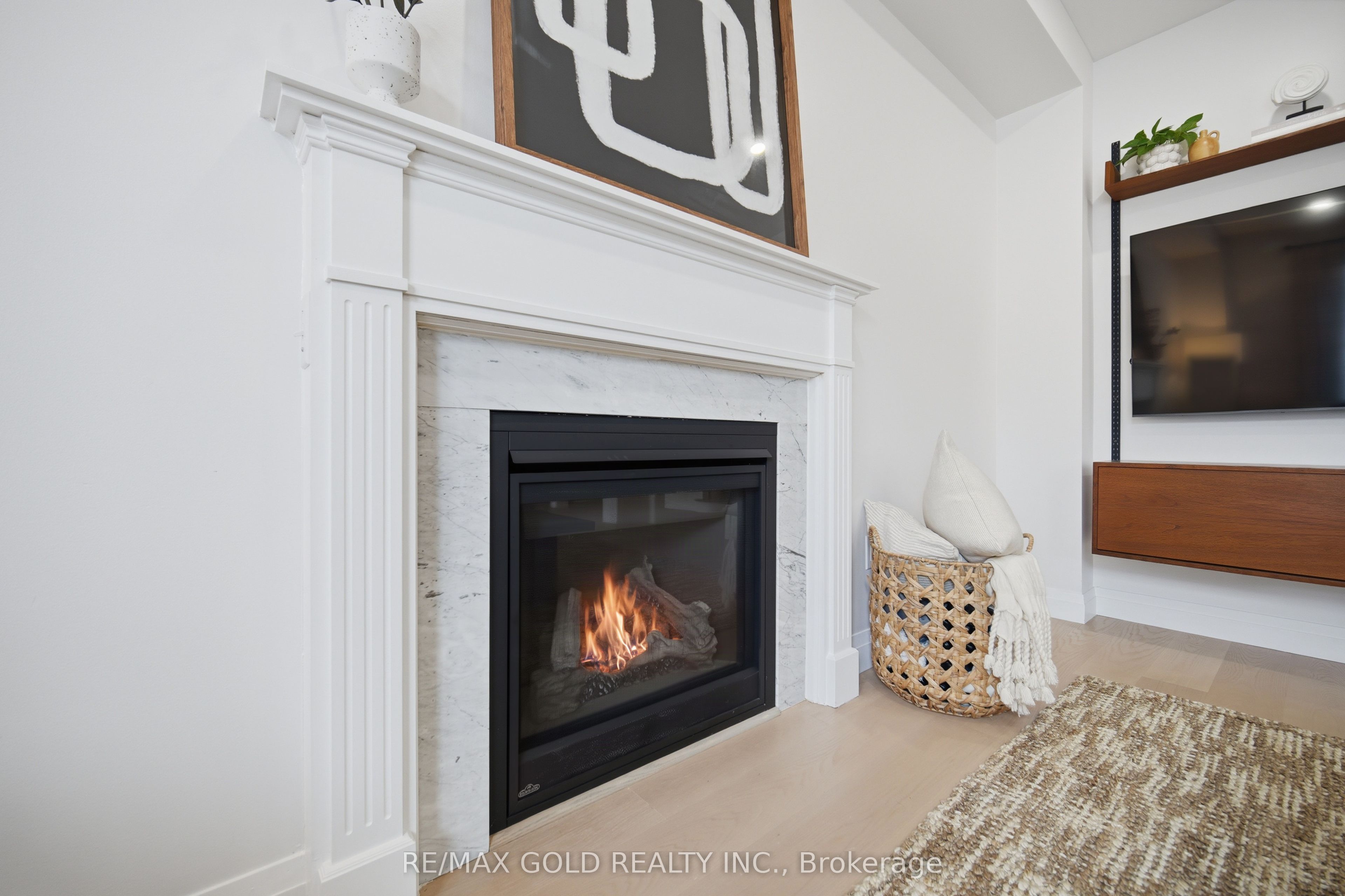 24 Gunning Crescent E Property Photo 14