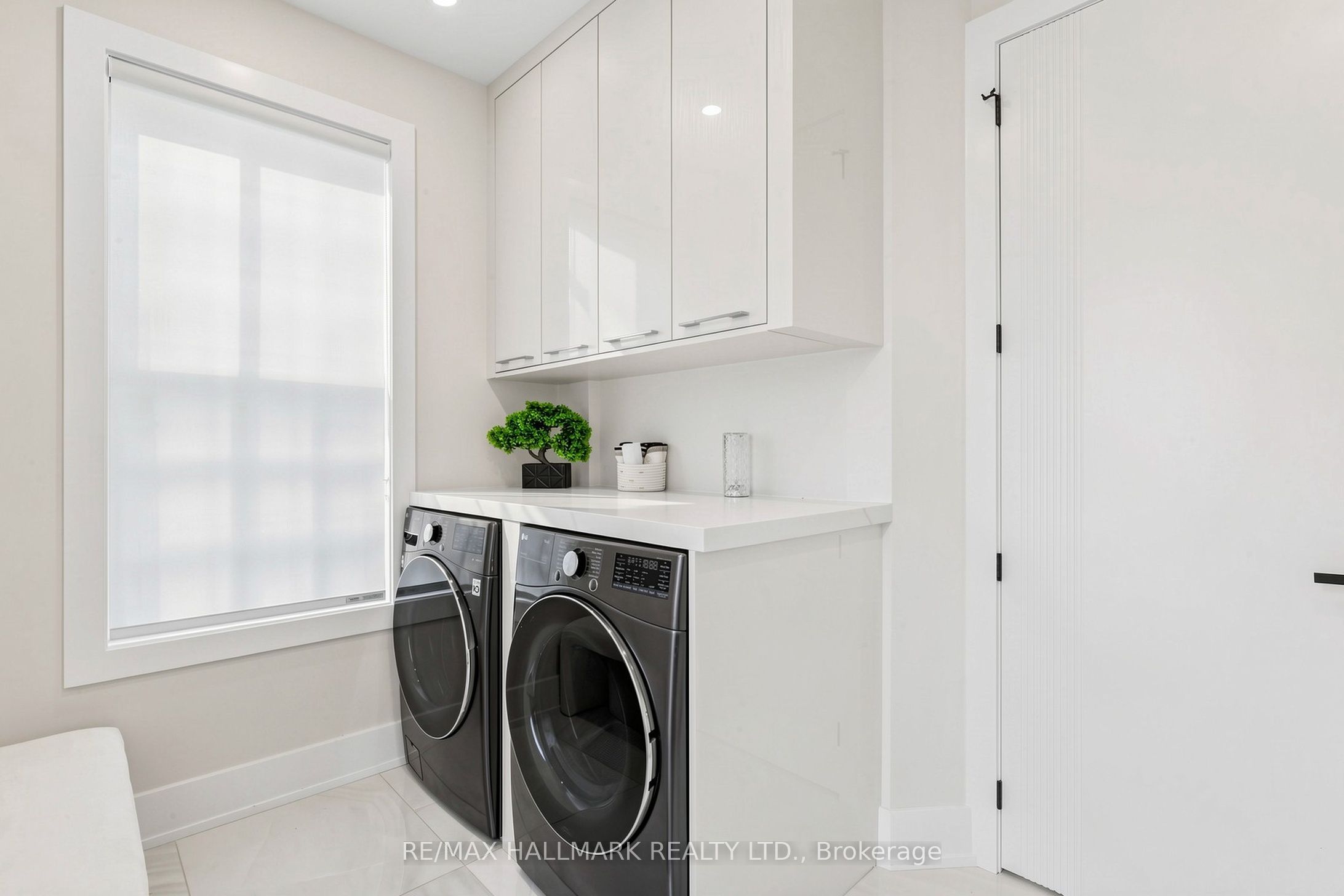 63 Willett Crescent Property Photo 15