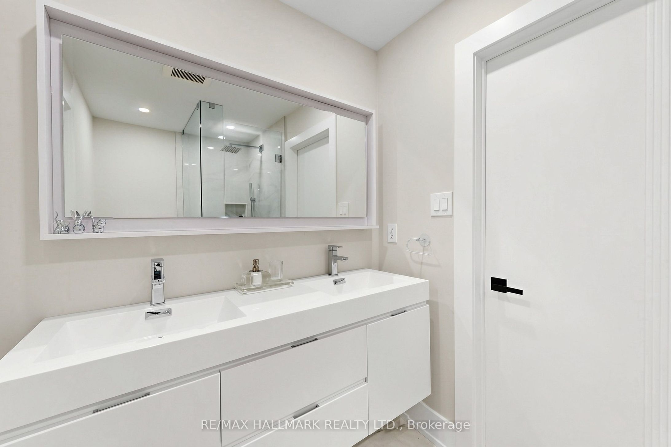 63 Willett Crescent Property Photo 23