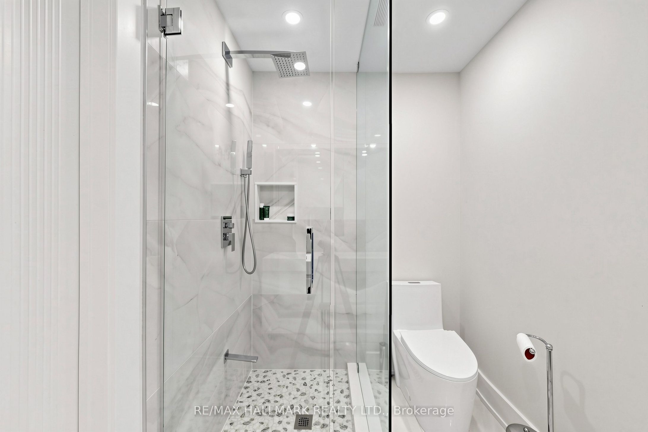 63 Willett Crescent Property Photo 24