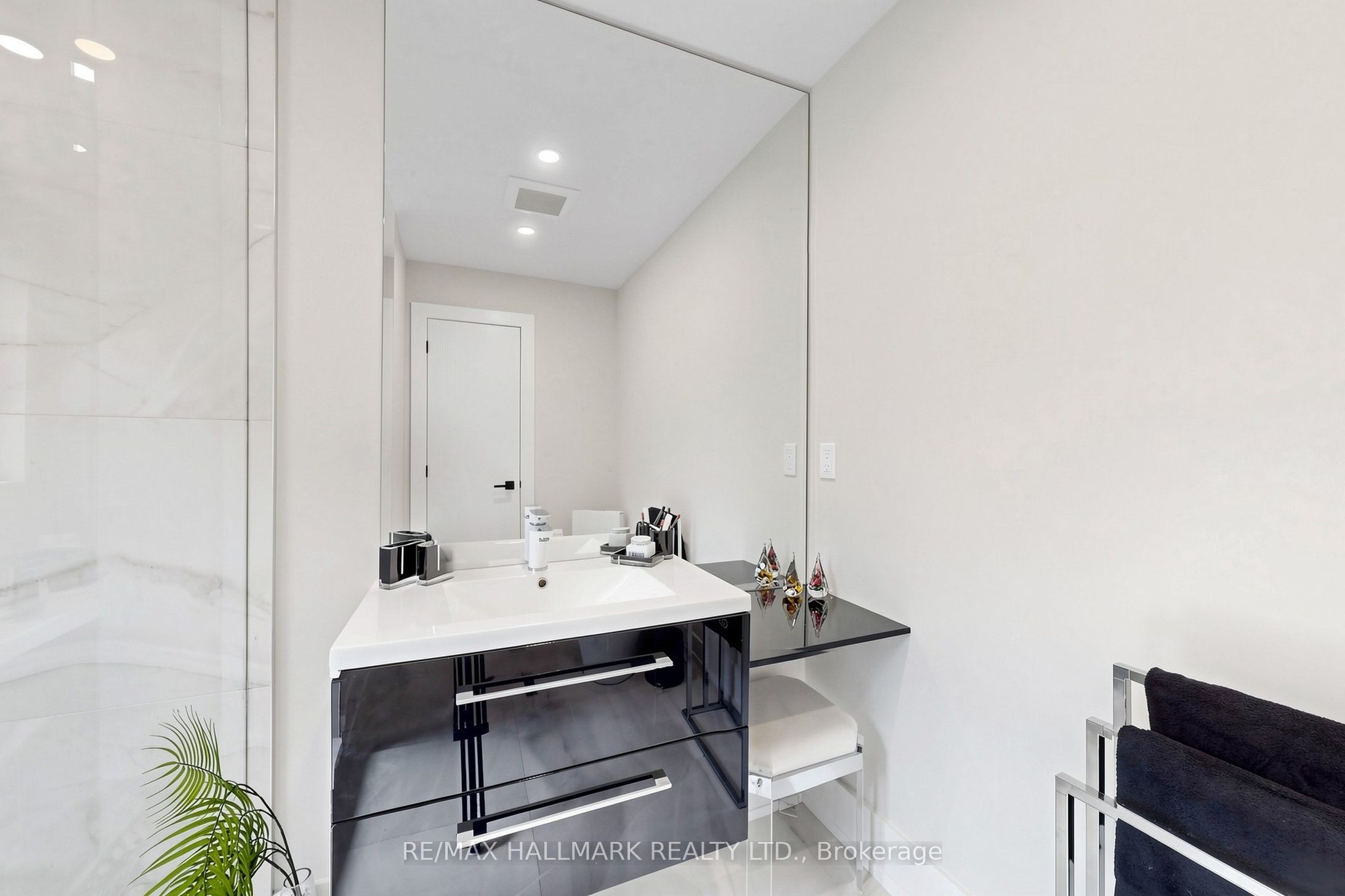 63 Willett Crescent Property Photo 28