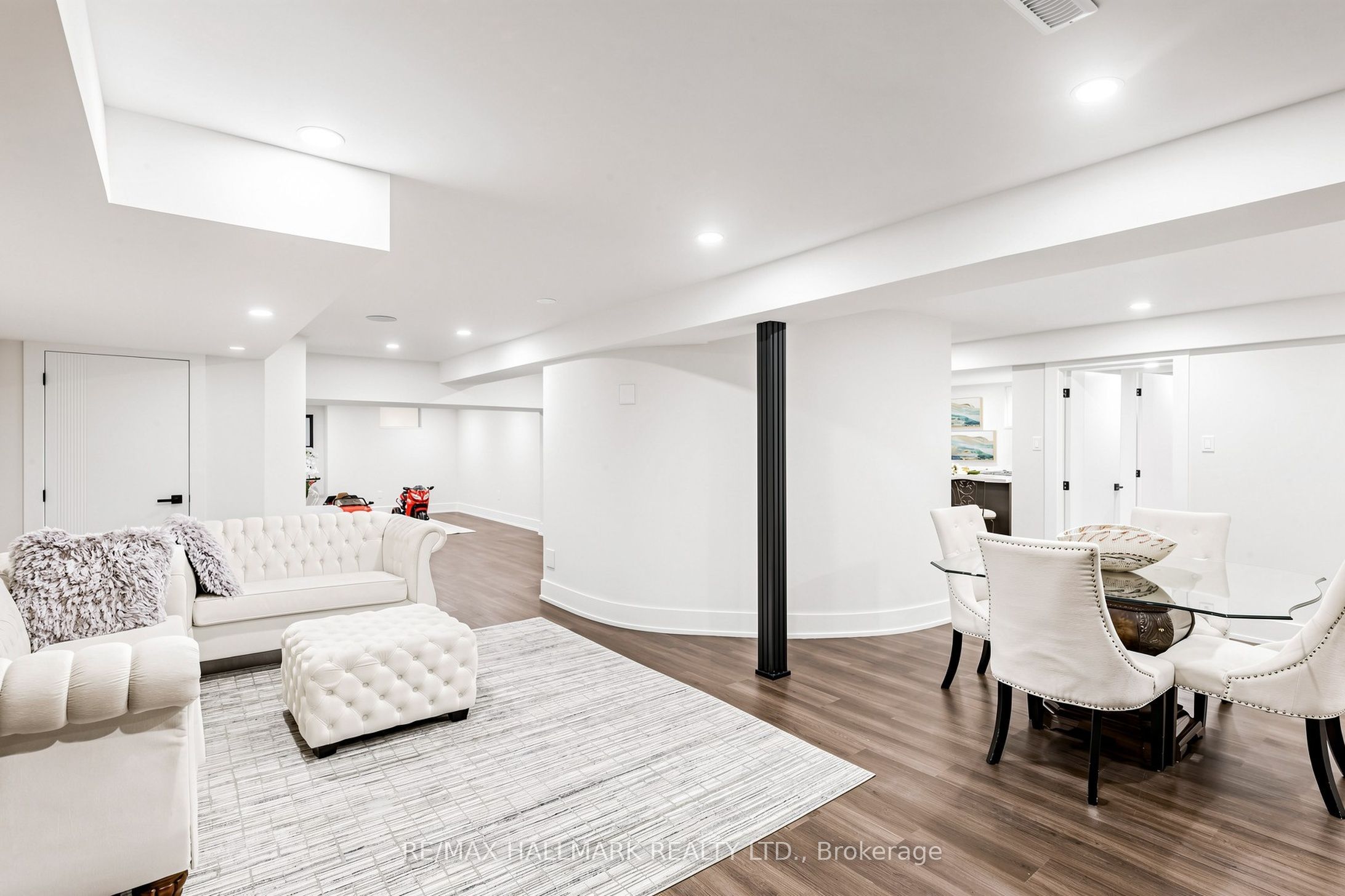 63 Willett Crescent Property Photo 32