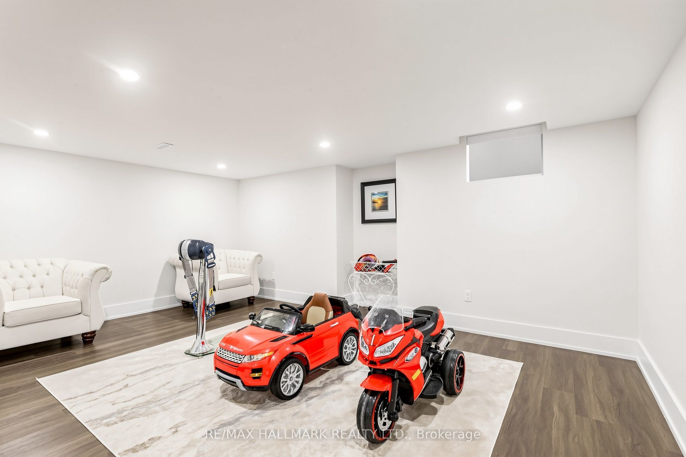63 Willett Crescent Property Photo 34
