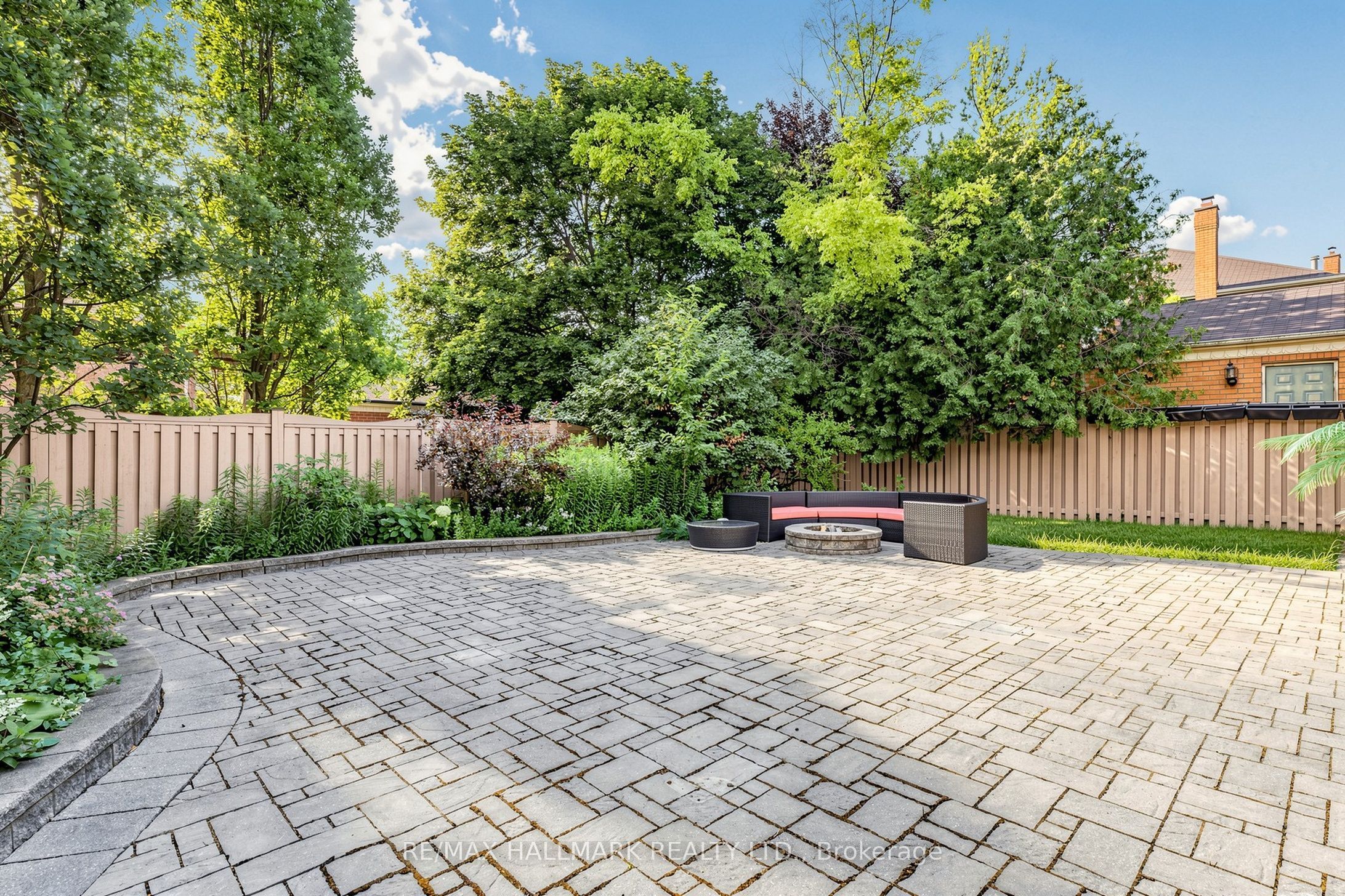63 Willett Crescent Property Photo 38