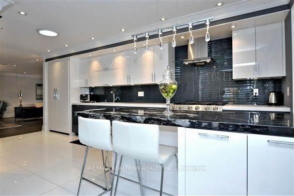 57 Oxford Street Main & Lower Property Photo 6