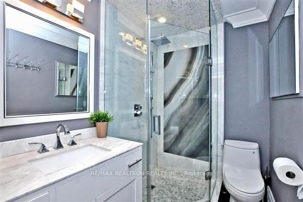57 Oxford Street Main & Lower Property Photo 11