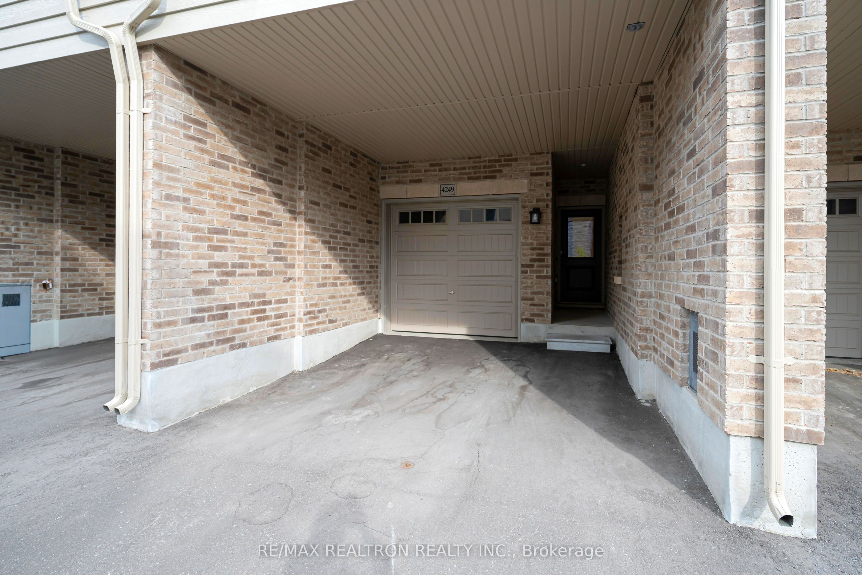 4249 Major Mackenzie Drive E Property Photo 48