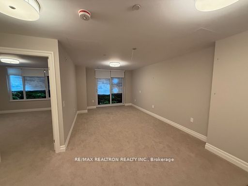 14785 Yonge Street Property Photo 7