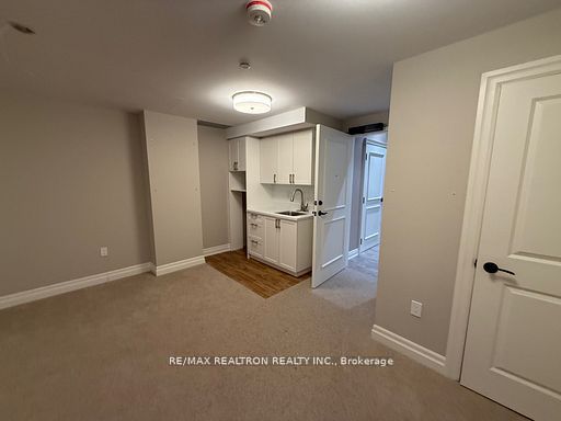 14785 Yonge Street Property Photo 8