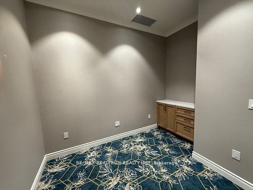14785 Yonge Street Property Photo 15