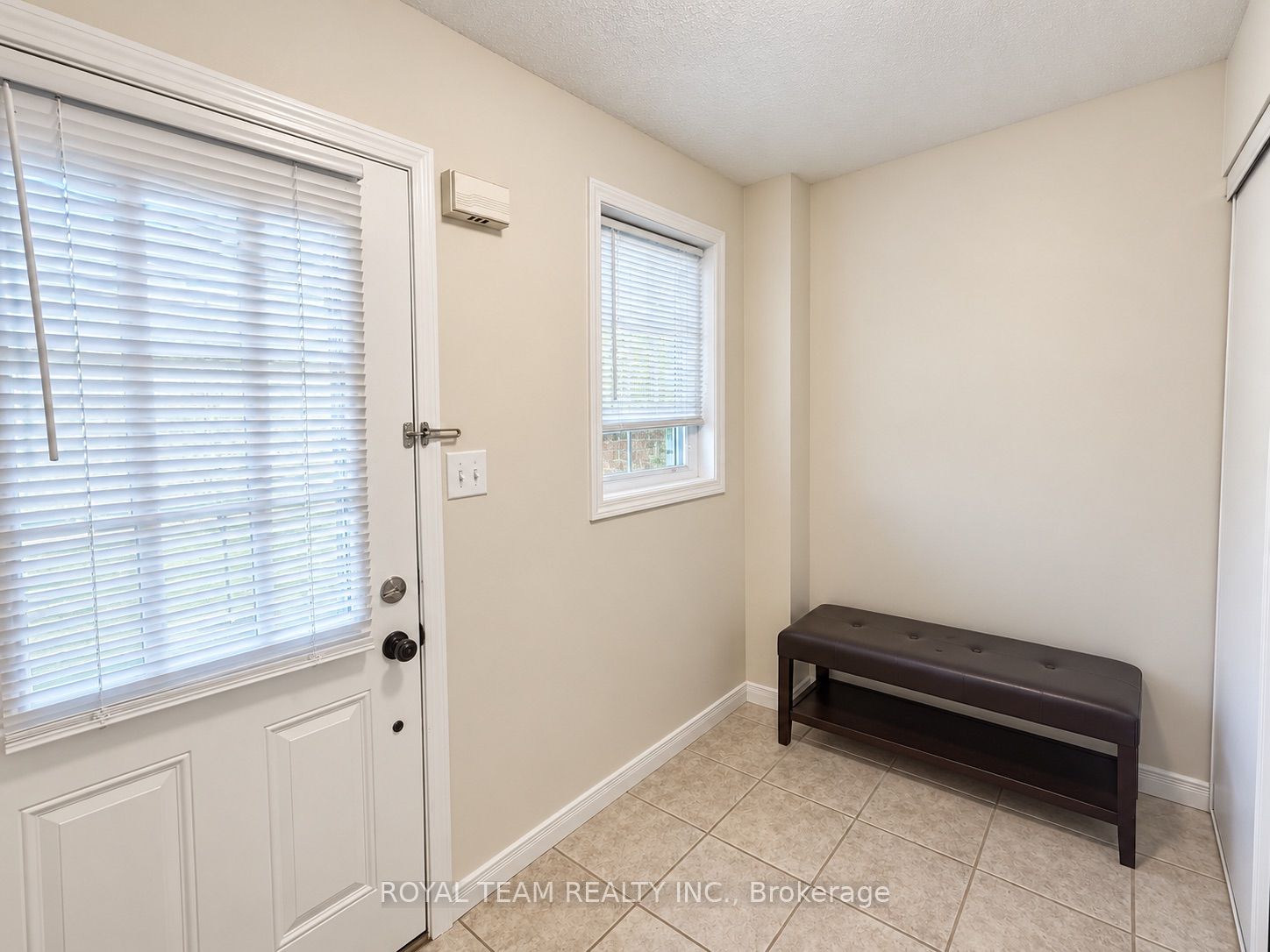 1786 Swan Street Property Photo 2