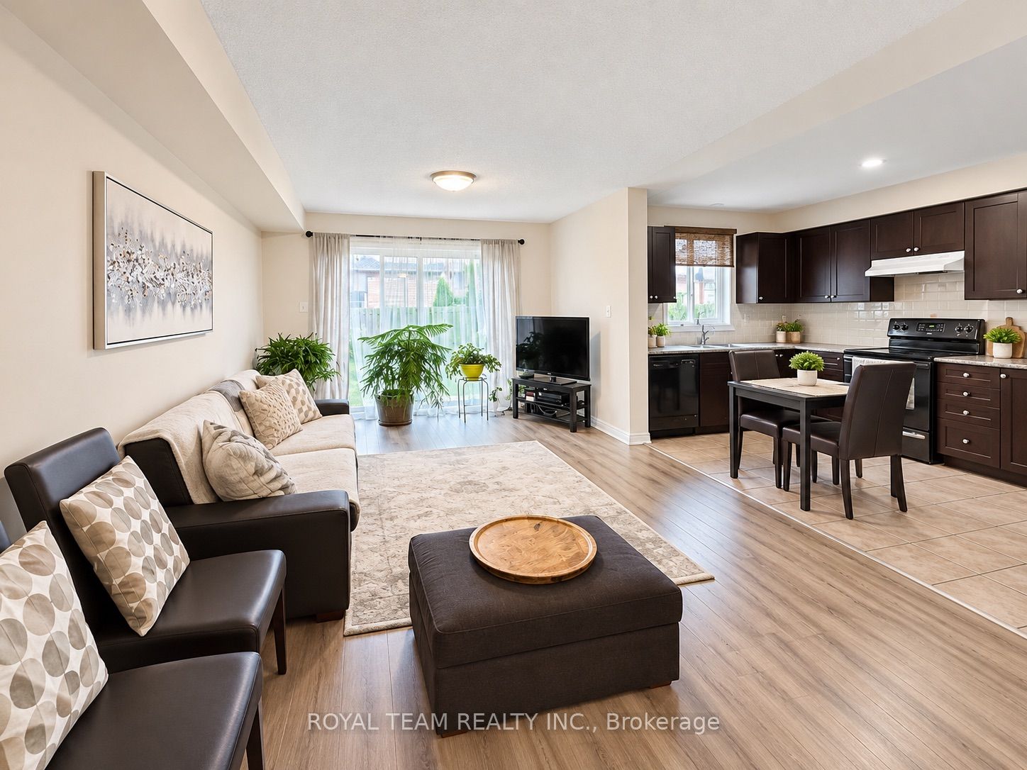 1786 Swan Street Property Photo 4