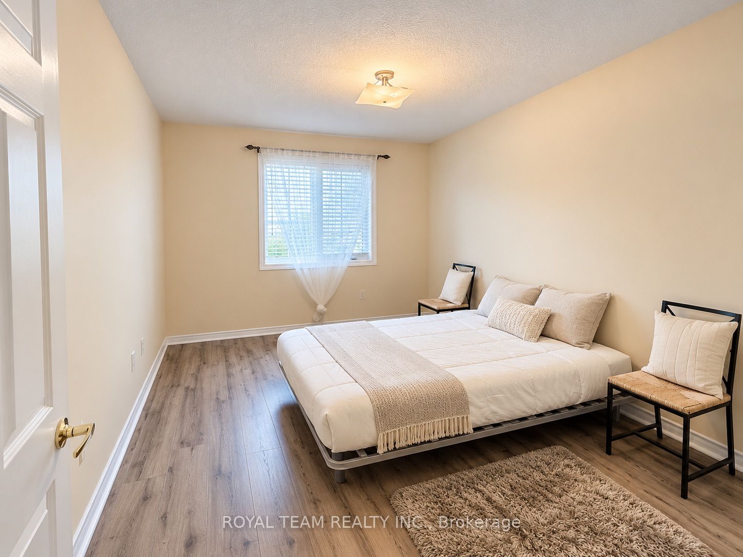 1786 Swan Street Property Photo 8