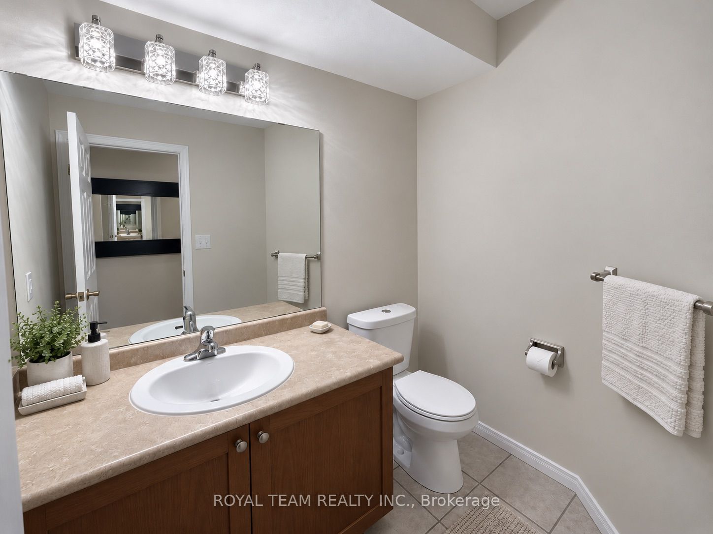 1786 Swan Street Property Photo 12