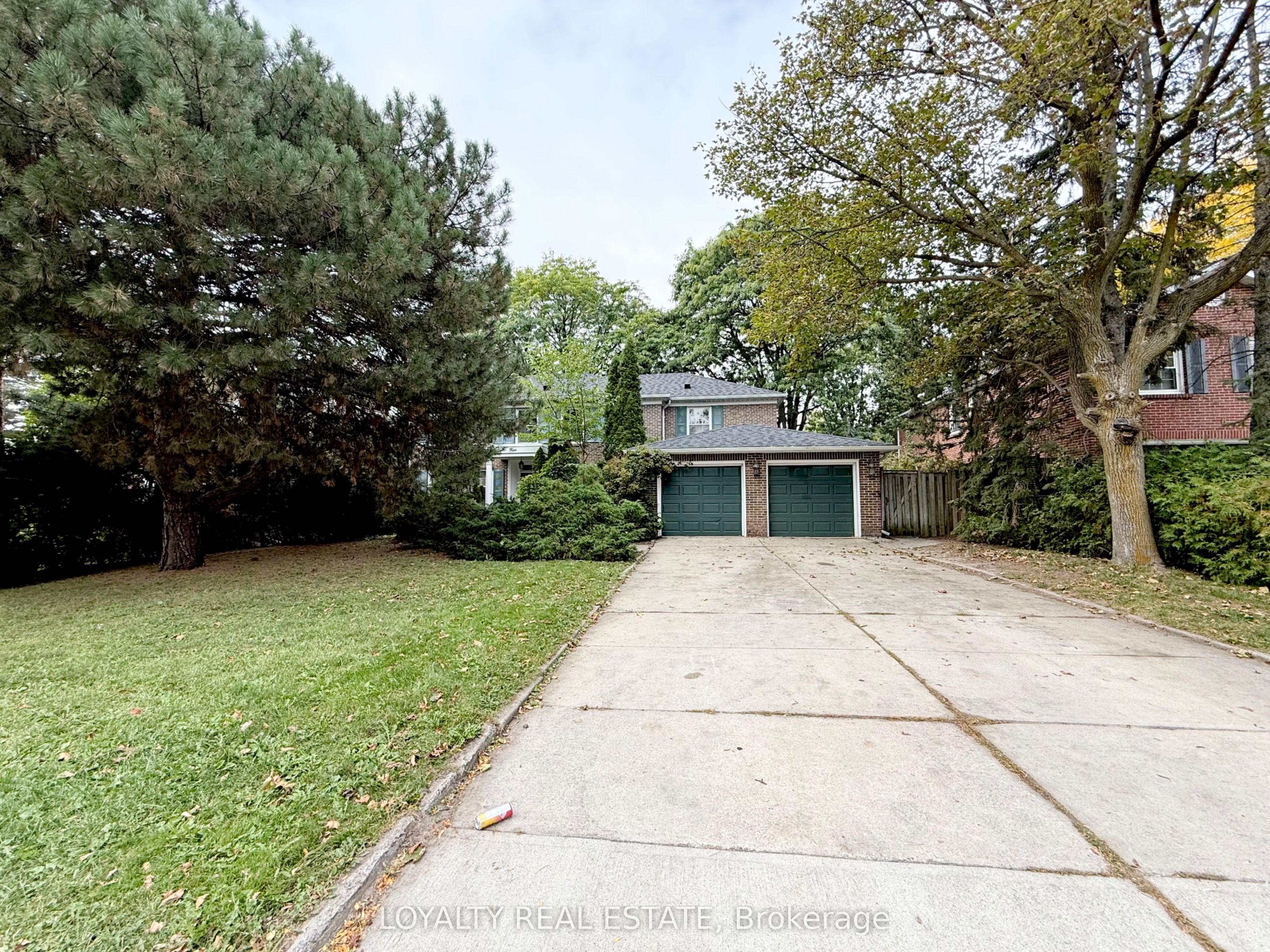 4 Canadiana Drive Property Photo 1