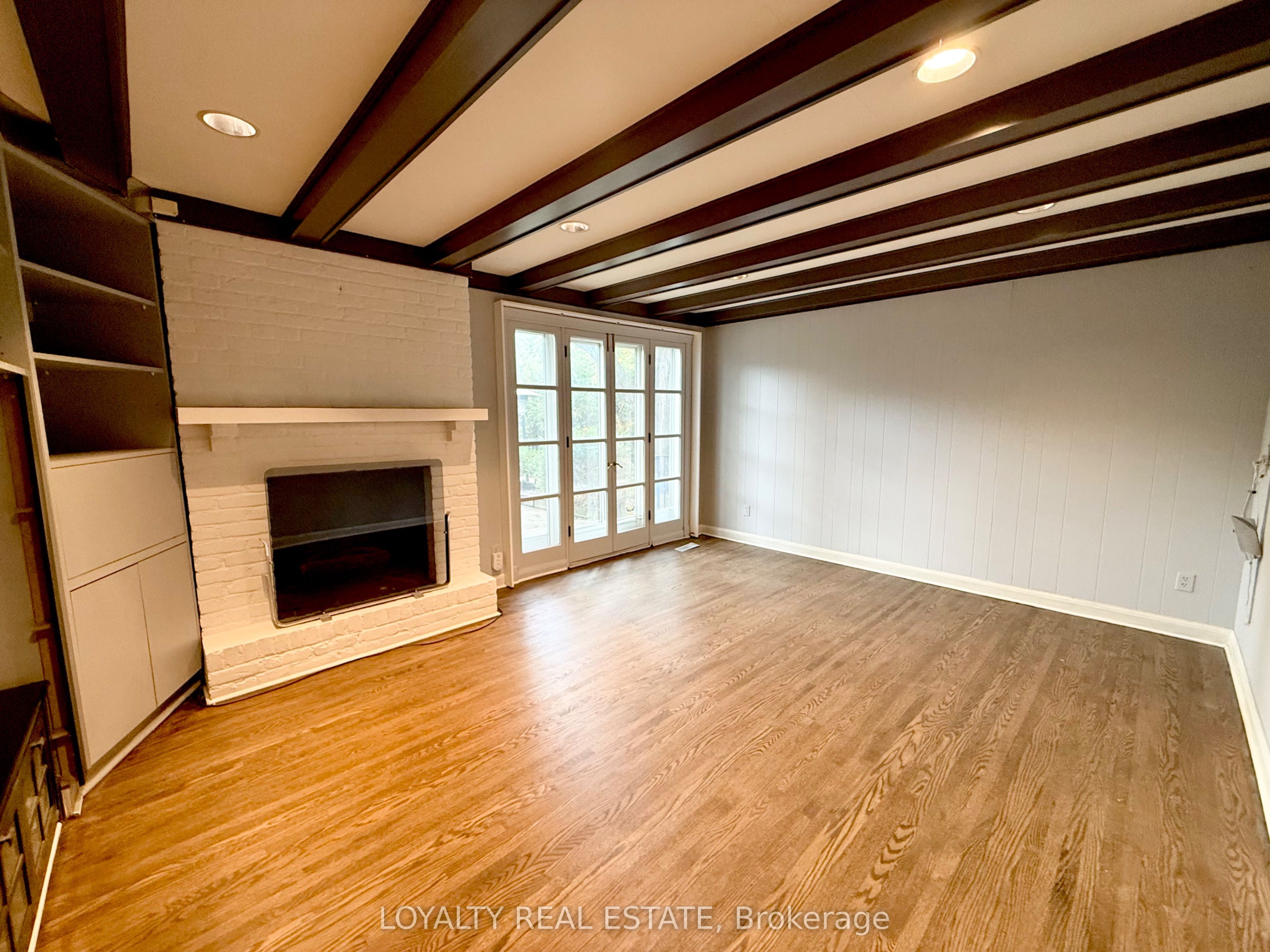 4 Canadiana Drive Property Photo 10