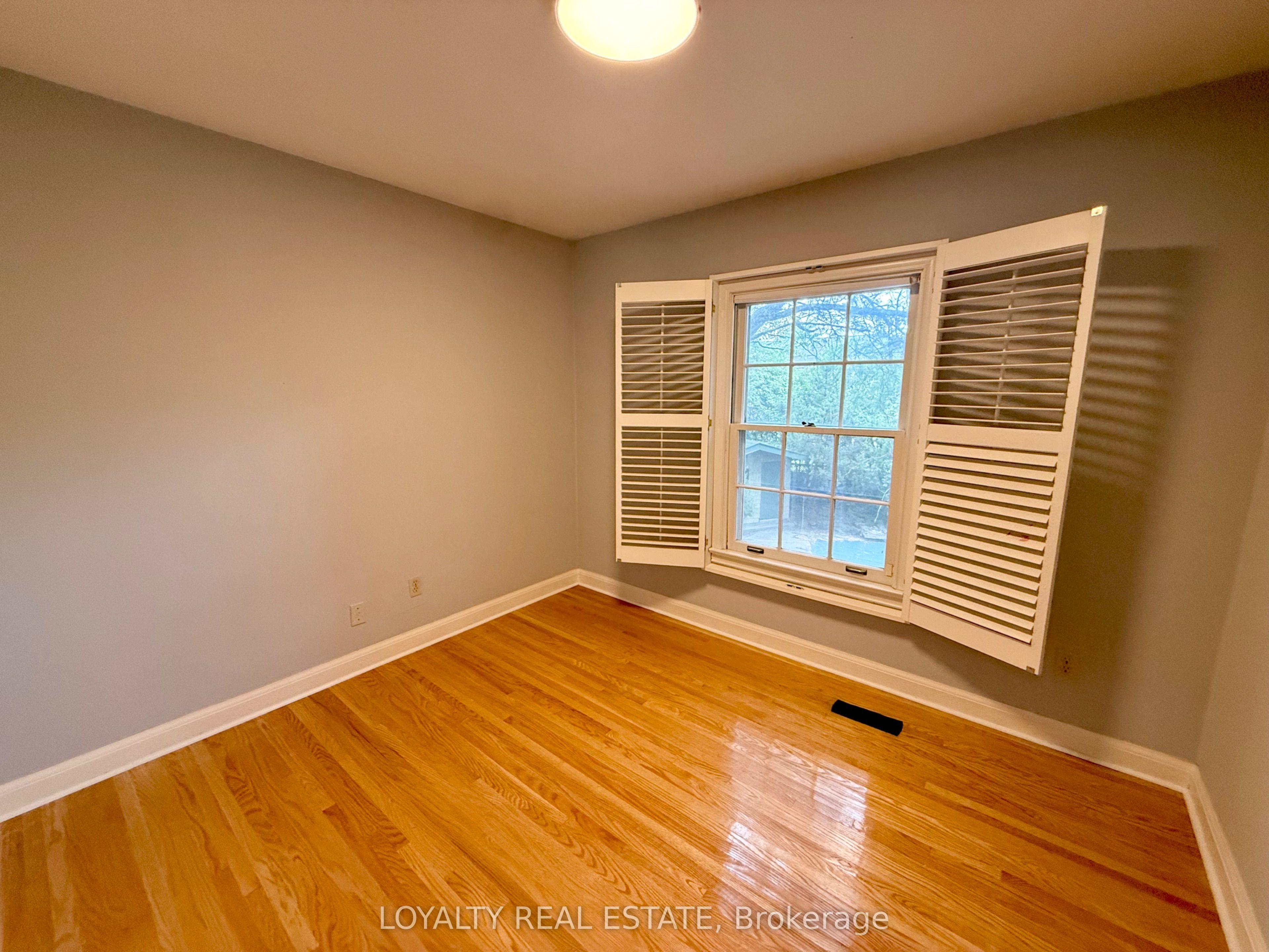 4 Canadiana Drive Property Photo 19