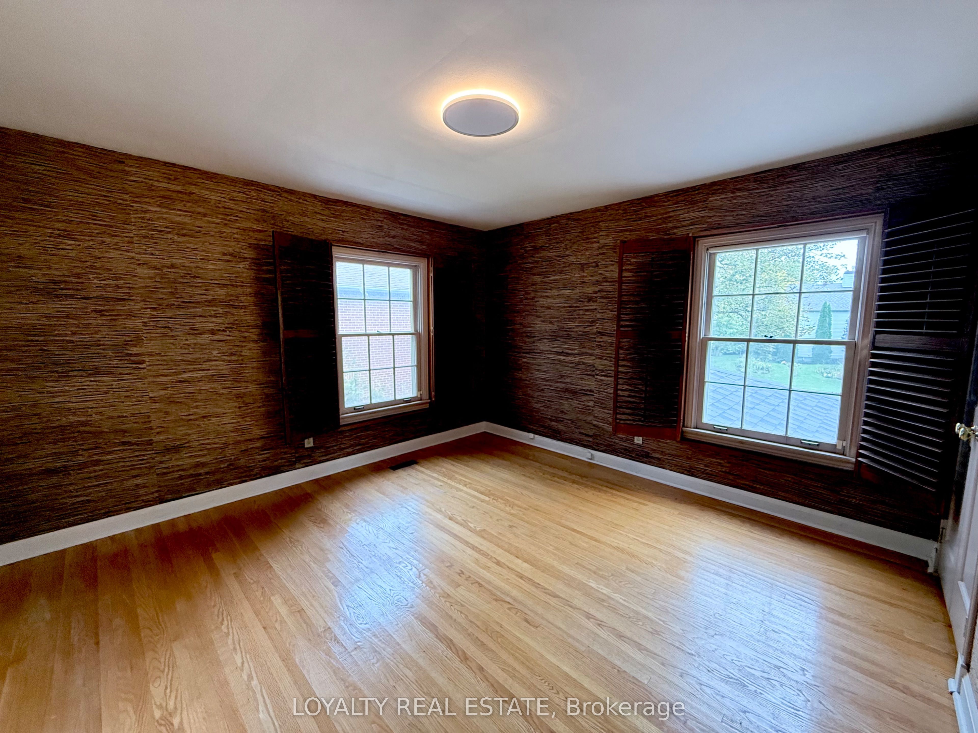4 Canadiana Drive Property Photo 24
