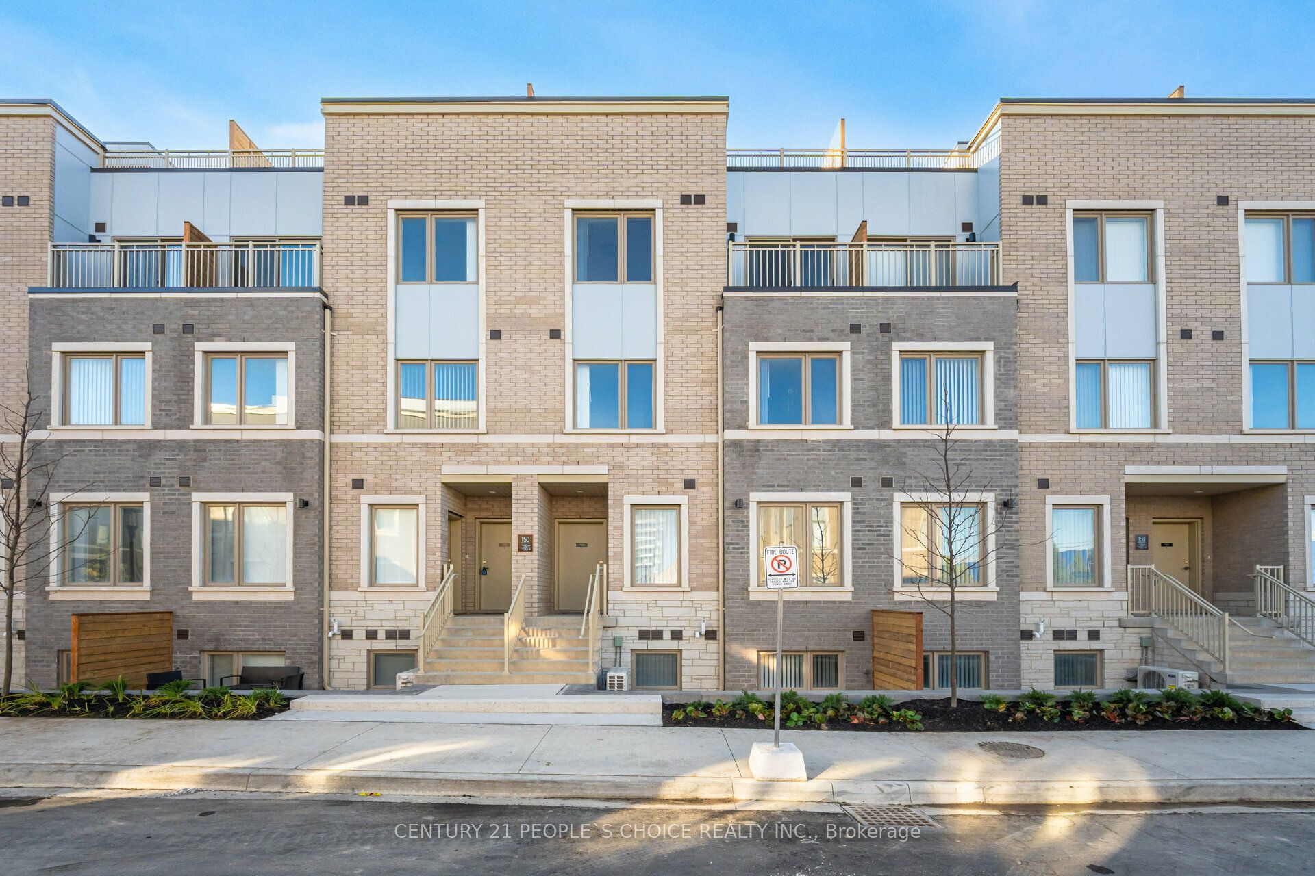 150 Honeycrisp Crescent N Th263 Property Photo 1