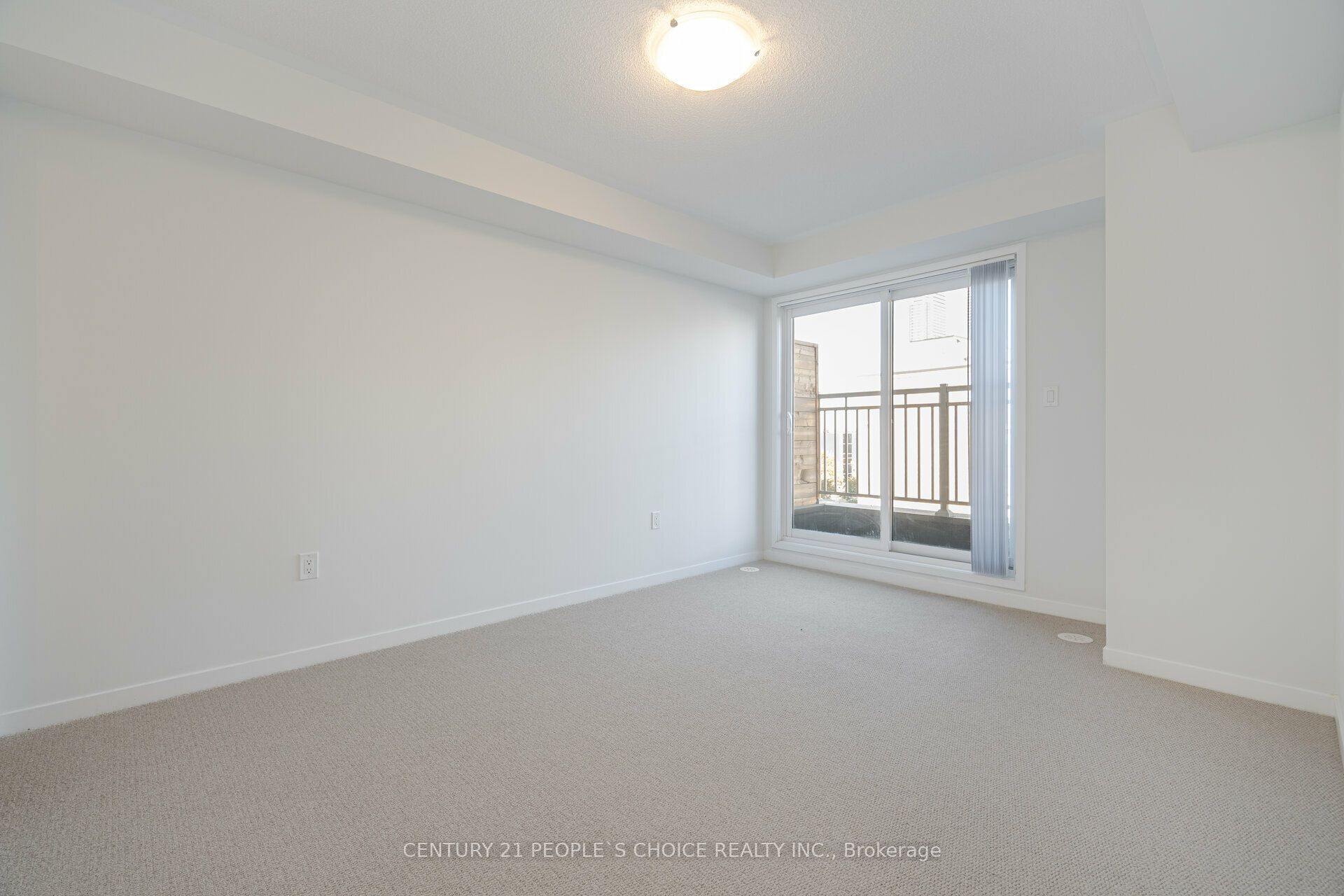 150 Honeycrisp Crescent N Th263 Property Photo 21