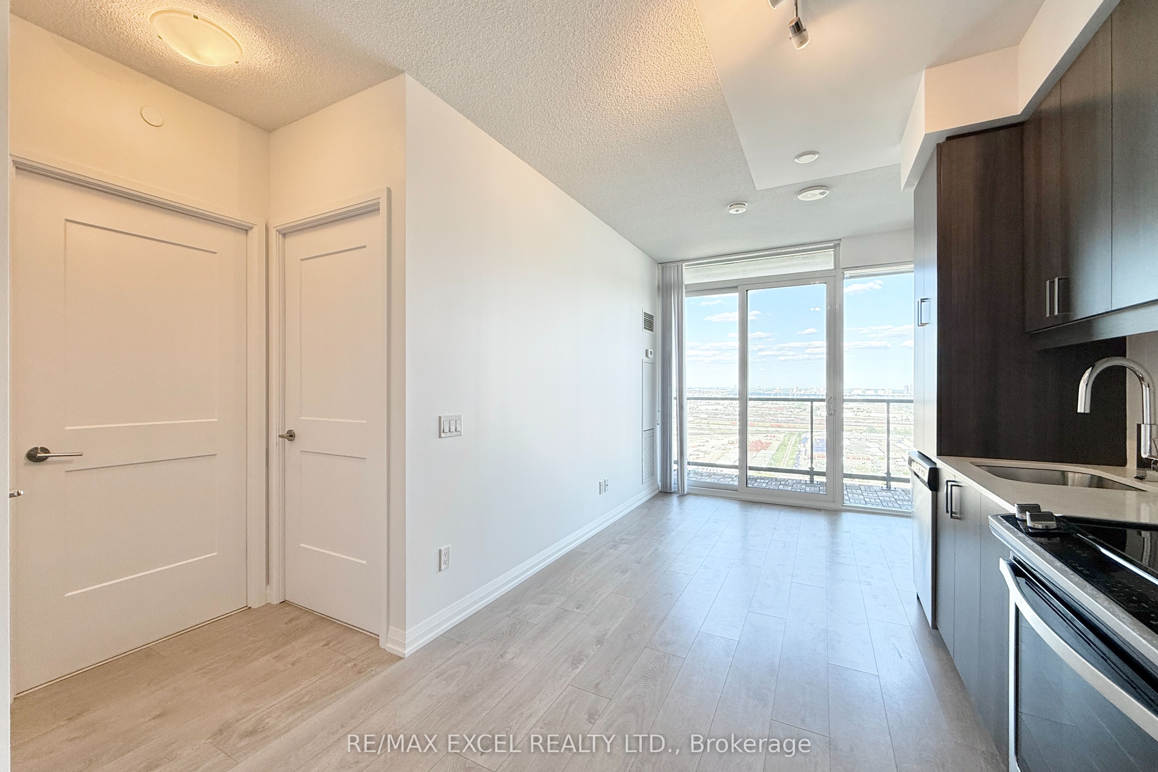 7895 Jane Street 3201 Property Photo 9