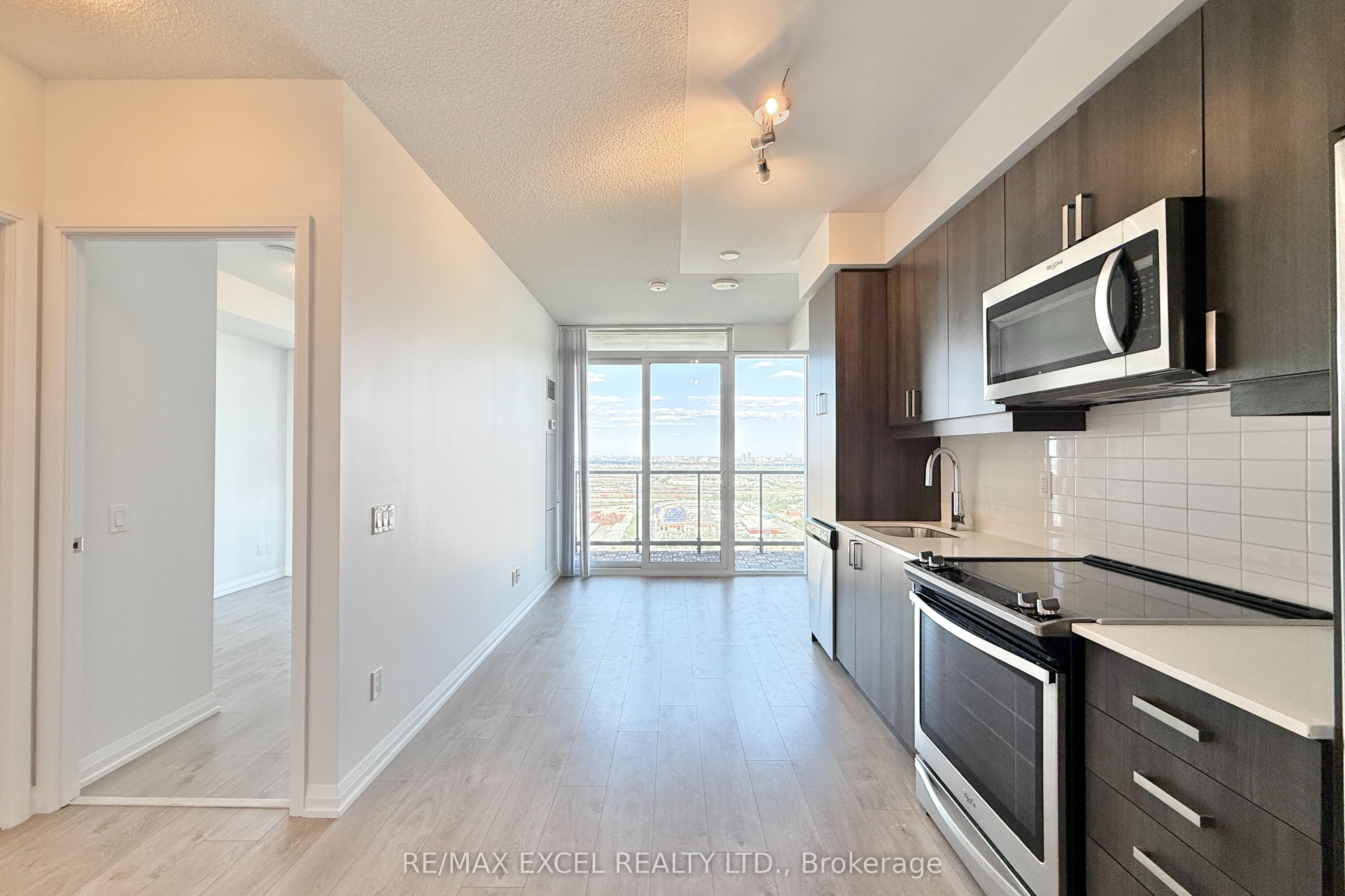 7895 Jane Street 3201 Property Photo 10