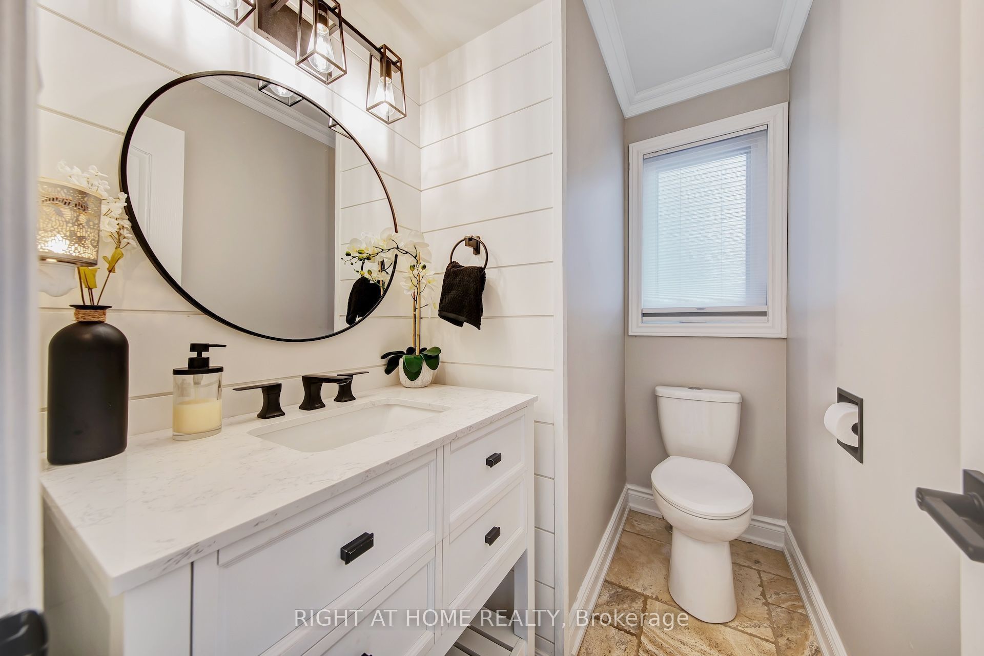 71 South Balsam Street Property Photo 15