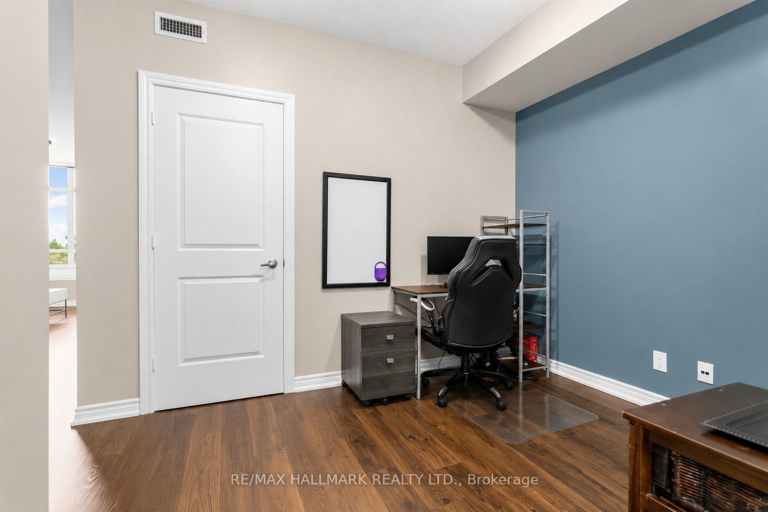 9245 Jane Street 303 Property Photo 6