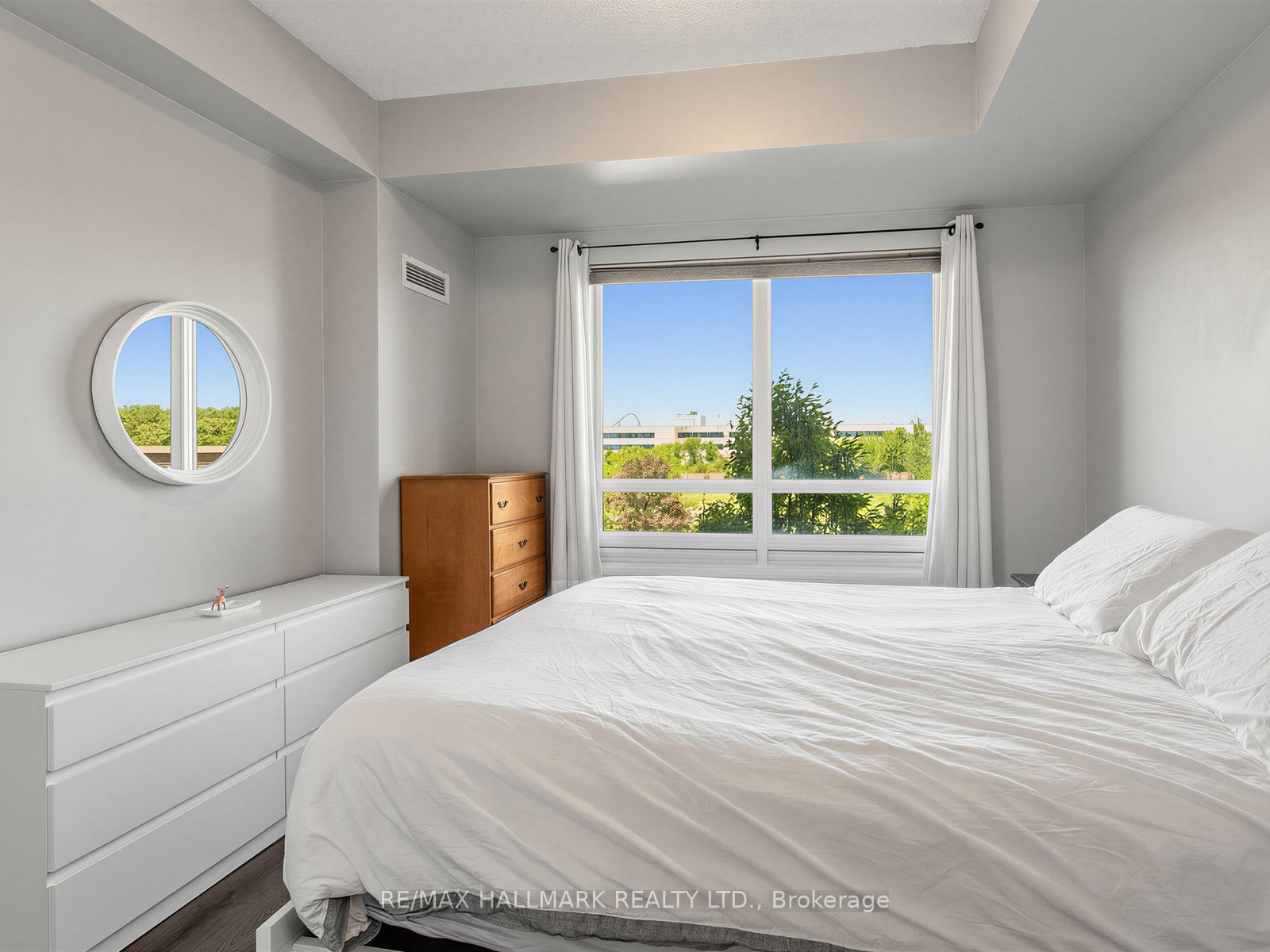 9245 Jane Street 303 Property Photo 14