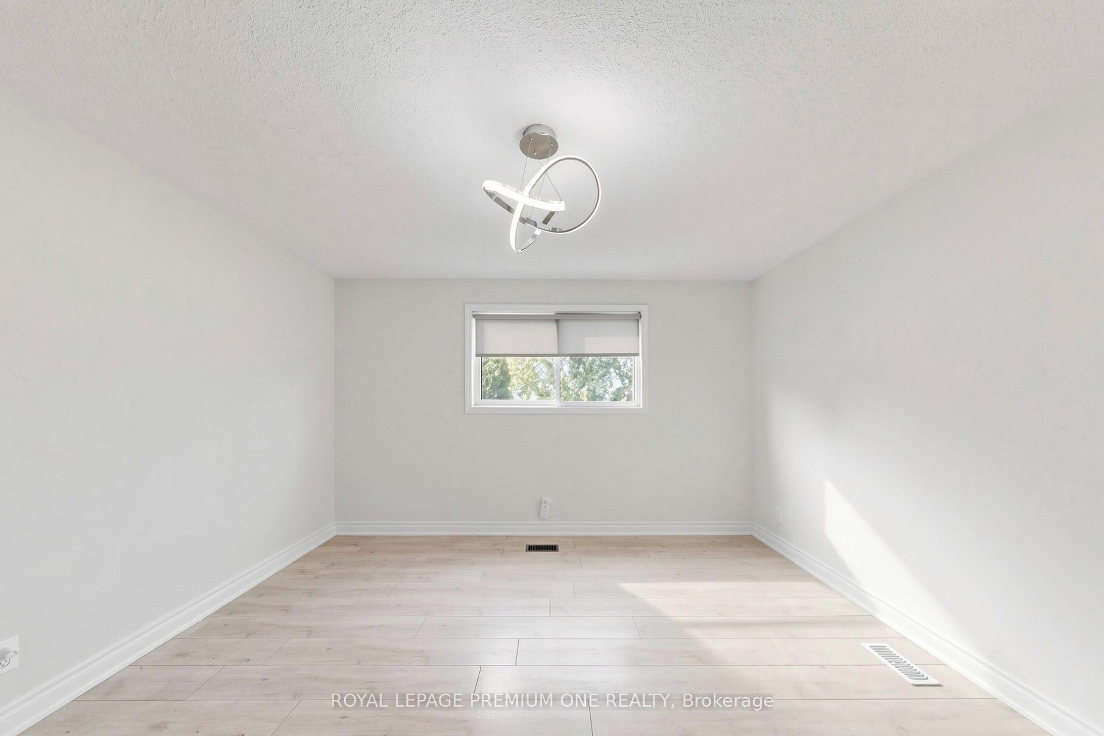98 Thornton Avenue Property Photo 10