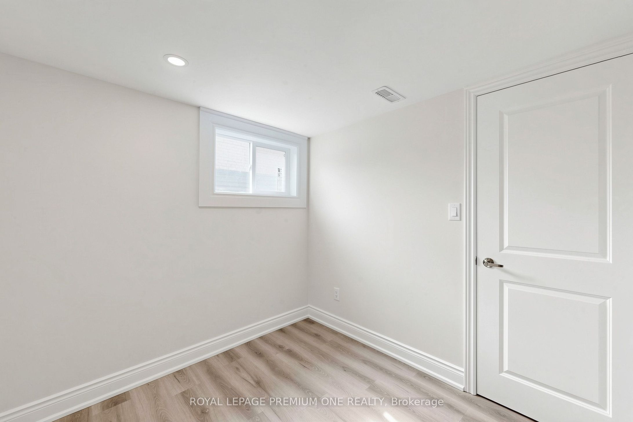 98 Thornton Avenue Property Photo 22