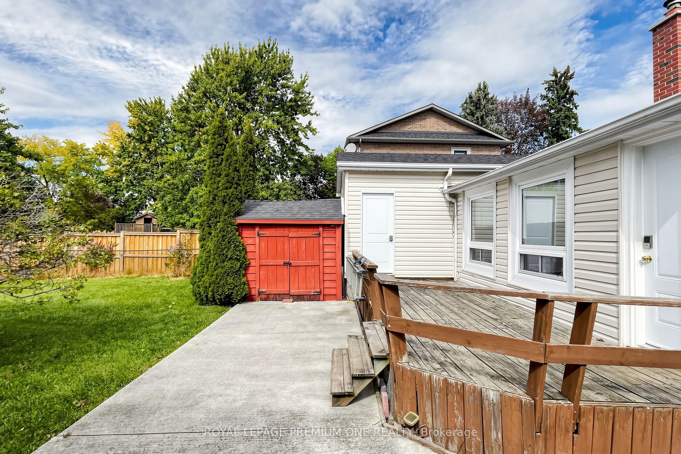 98 Thornton Avenue Property Photo 28
